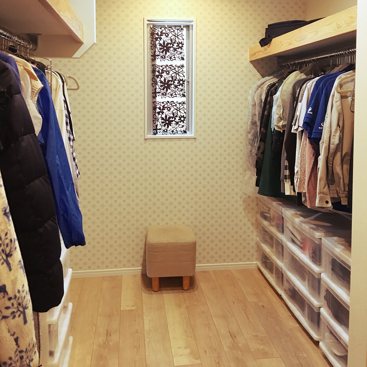 ウォークインクローゼットを有効活用 収納アイデア 便利なアイテム41選 Roomclip Mag 暮らしとインテリアのwebマガジン