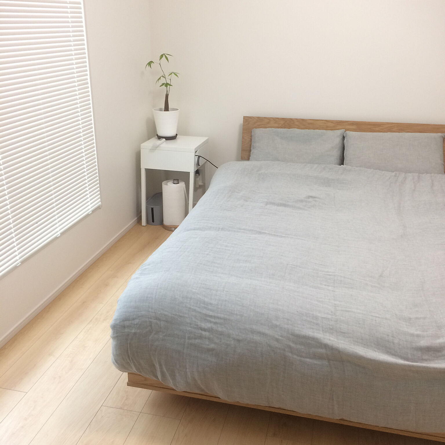 ゆったりとした時間を過ごす シンプルな寝室空間をご紹介 Roomclip Mag 暮らしとインテリアのwebマガジン
