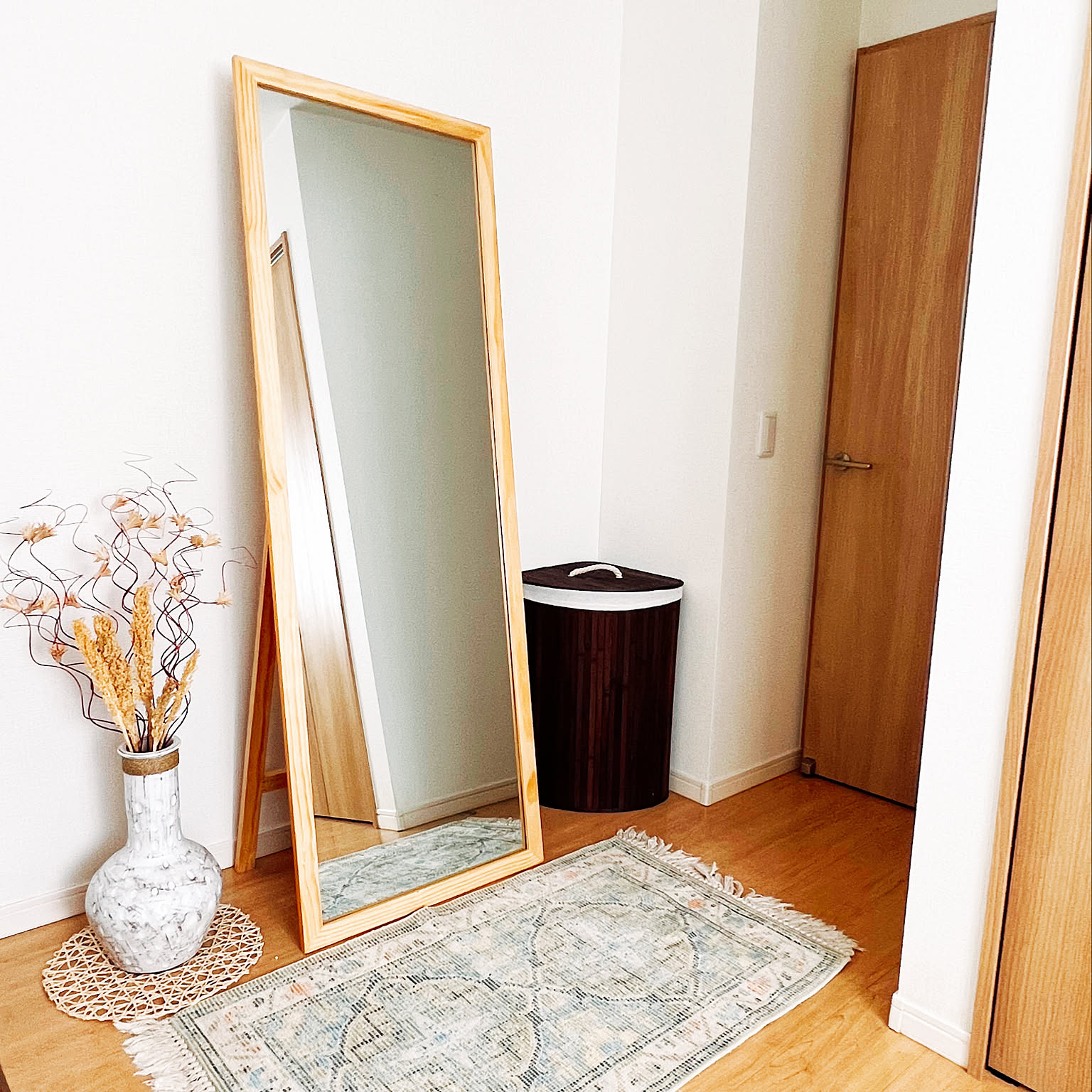 無印良品☆大きな鏡  スタンドミラー 無印良品☆大きな鏡 スタンドミラー 暮らしもお部屋もより快適になる☆