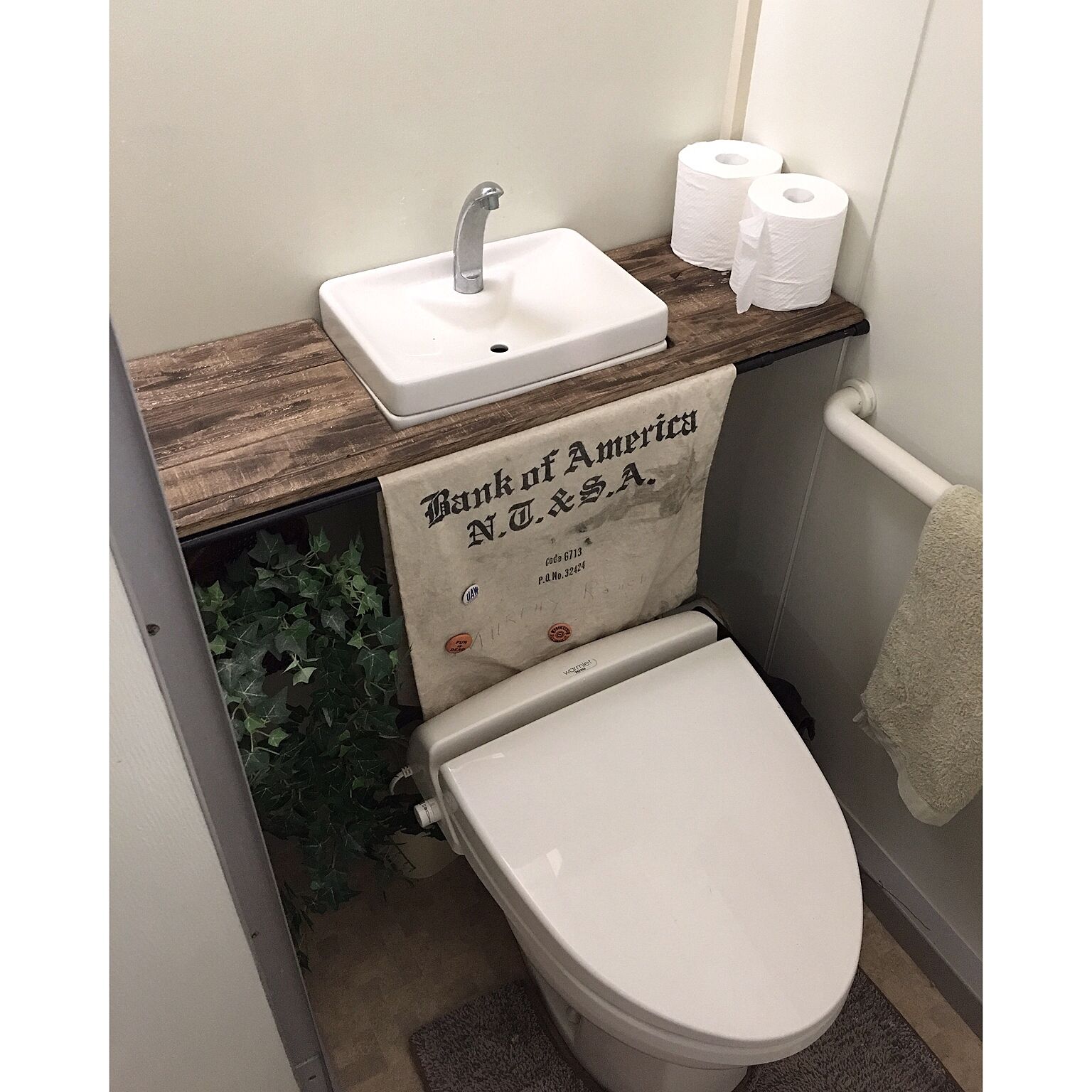 トイレをdiyで快適に 話題のタンクレス風トイレ実例集 Roomclip Mag 暮らしとインテリアのwebマガジン