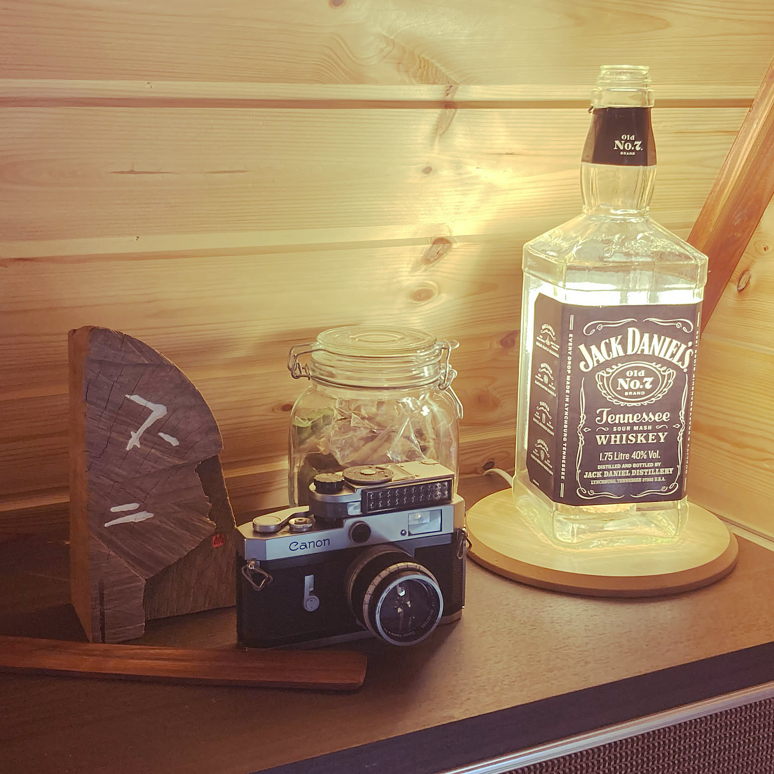 飲んだあとも捨てずに活かせる！酒瓶を使ったDIYアイデア