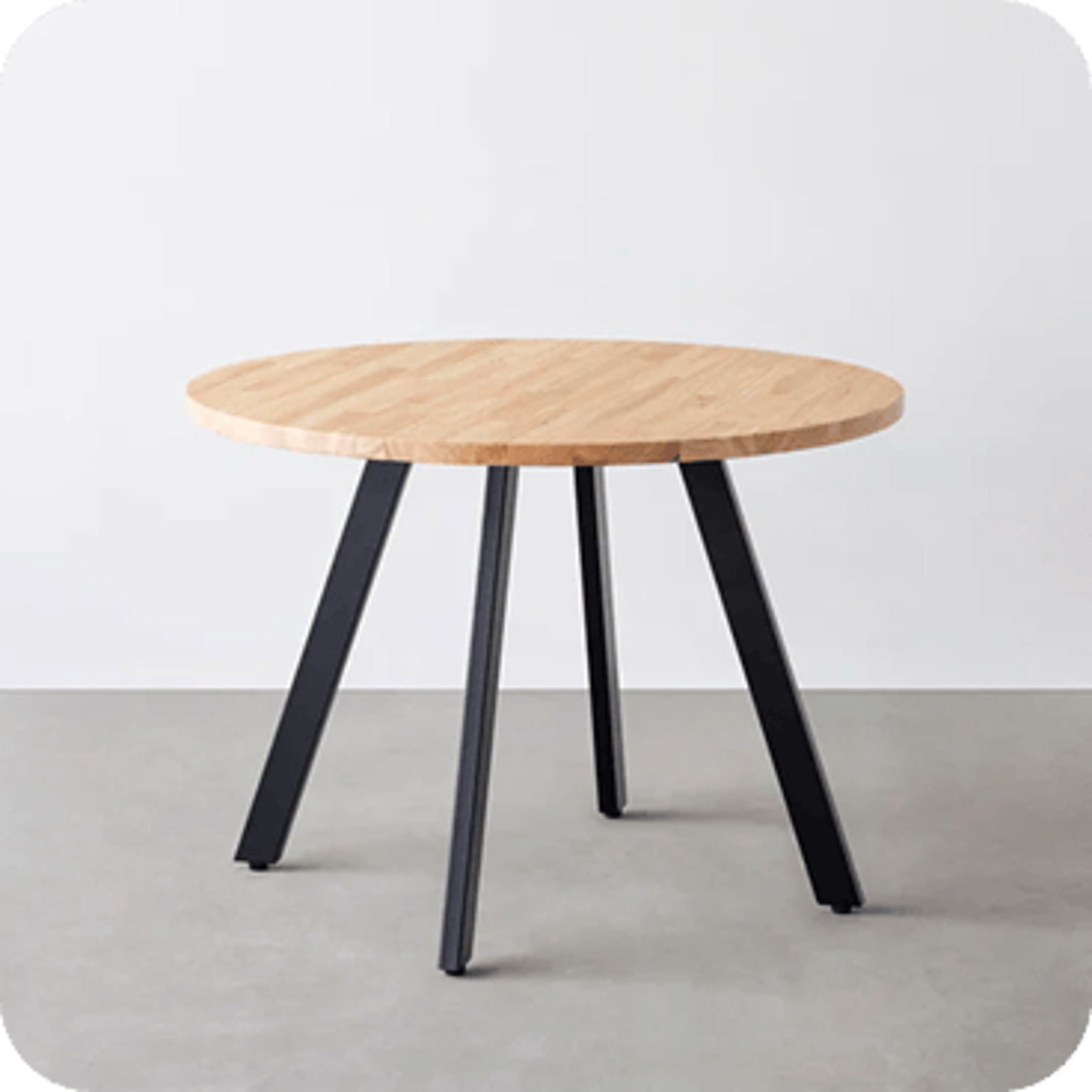 憧れを、毎日の暮らしに ラウンドテーブルで叶える心地よいカフェ空間