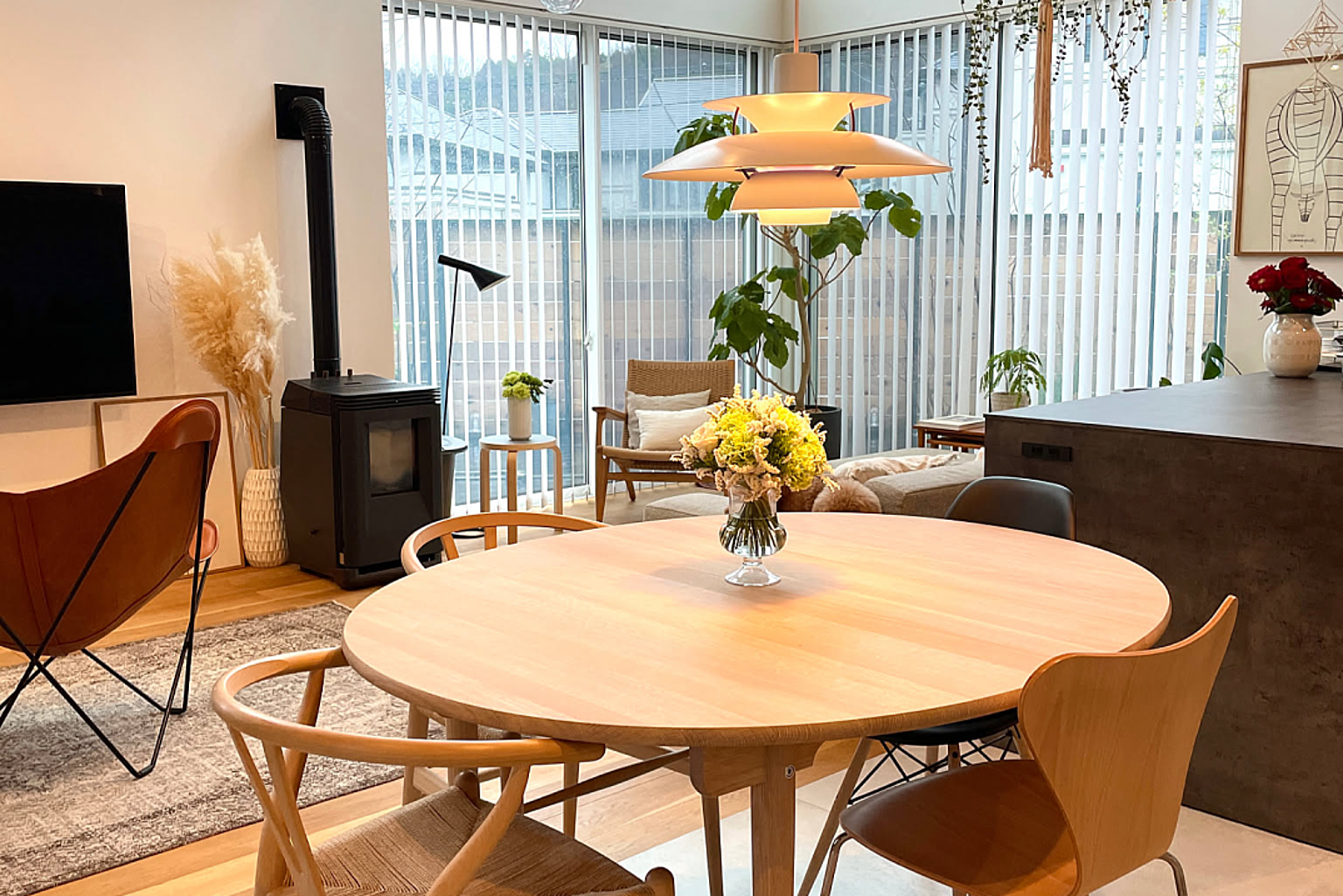 部屋の「硬さ」を中和するフォルム