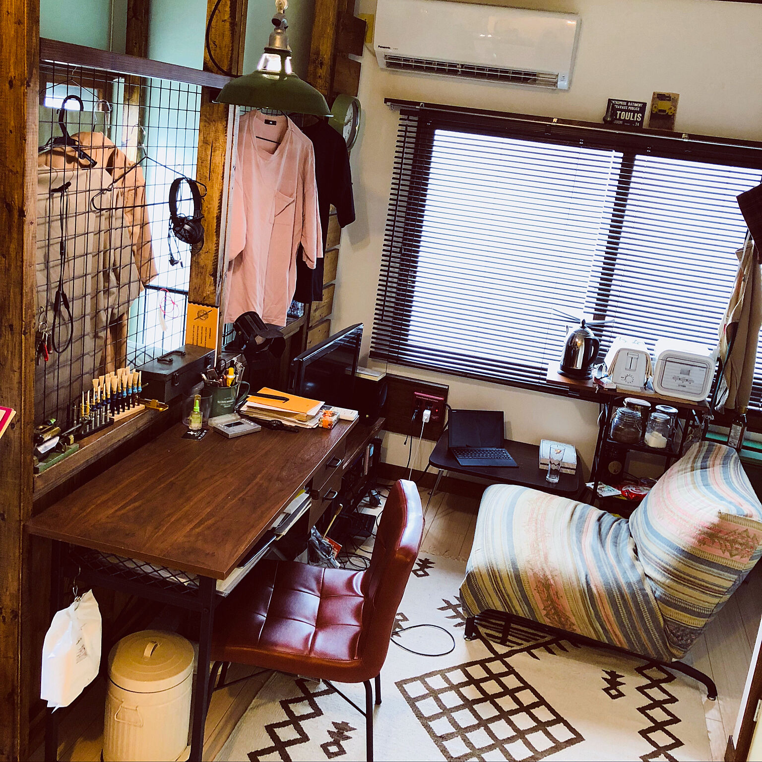 14m2 演奏家が見つけた集中できる箱 Diyでメリハリと快適さを By St さん Roomclip Mag 暮らしとインテリアのwebマガジン