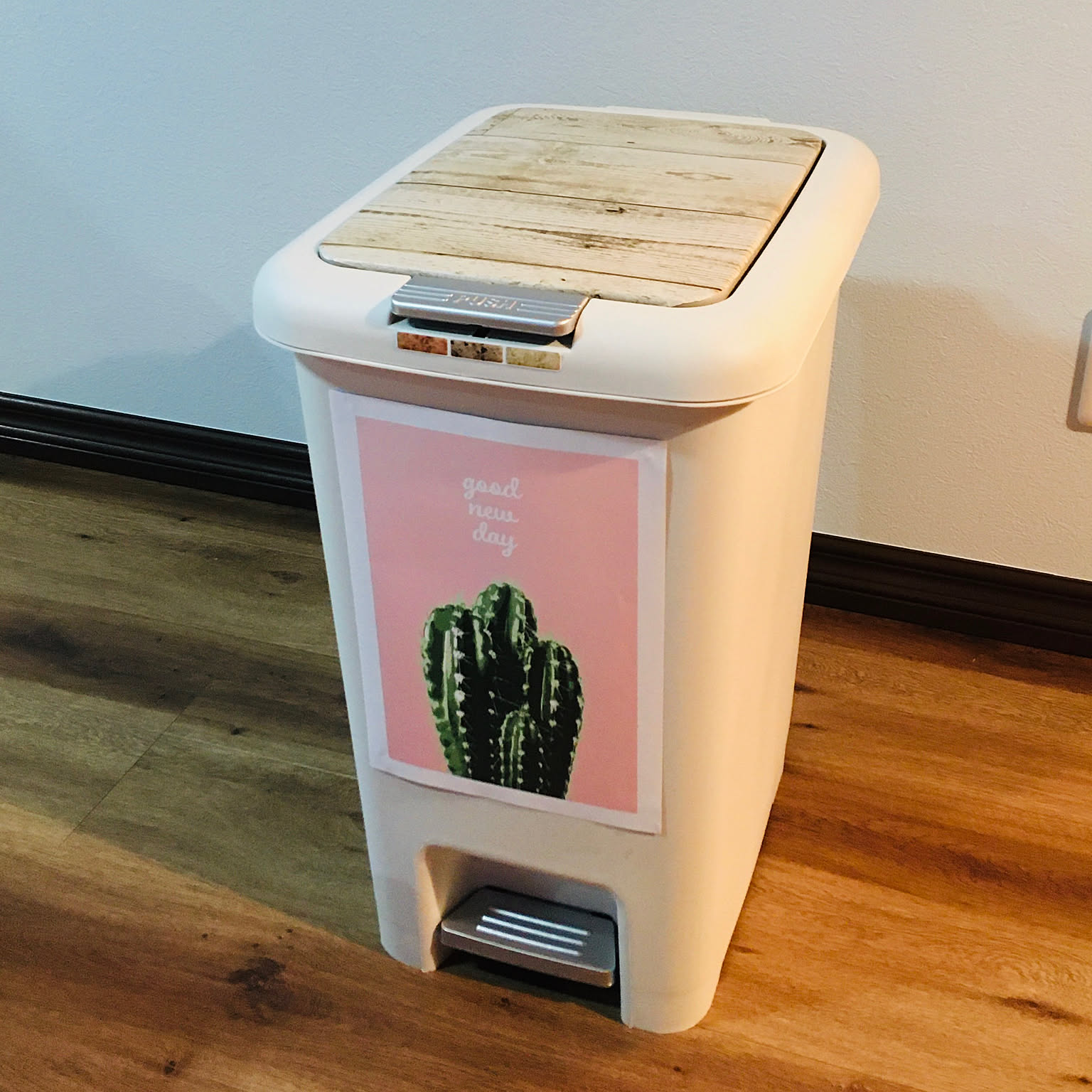 初心者でもカンタンにできる ゴミ箱のリメイク Diy実例集 Roomclip Mag 暮らしとインテリアのwebマガジン