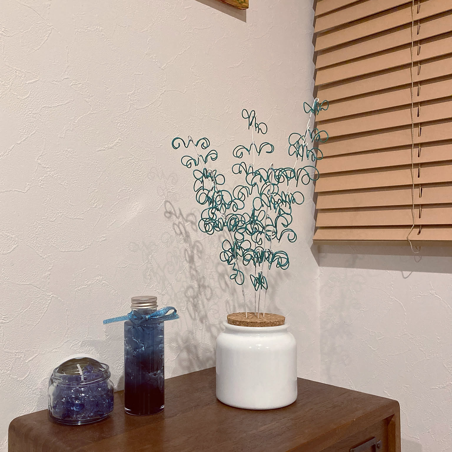 文字もイラストも自由自在 手作りのワイヤークラフト作品アイディア Roomclip Mag 暮らしとインテリアのwebマガジン