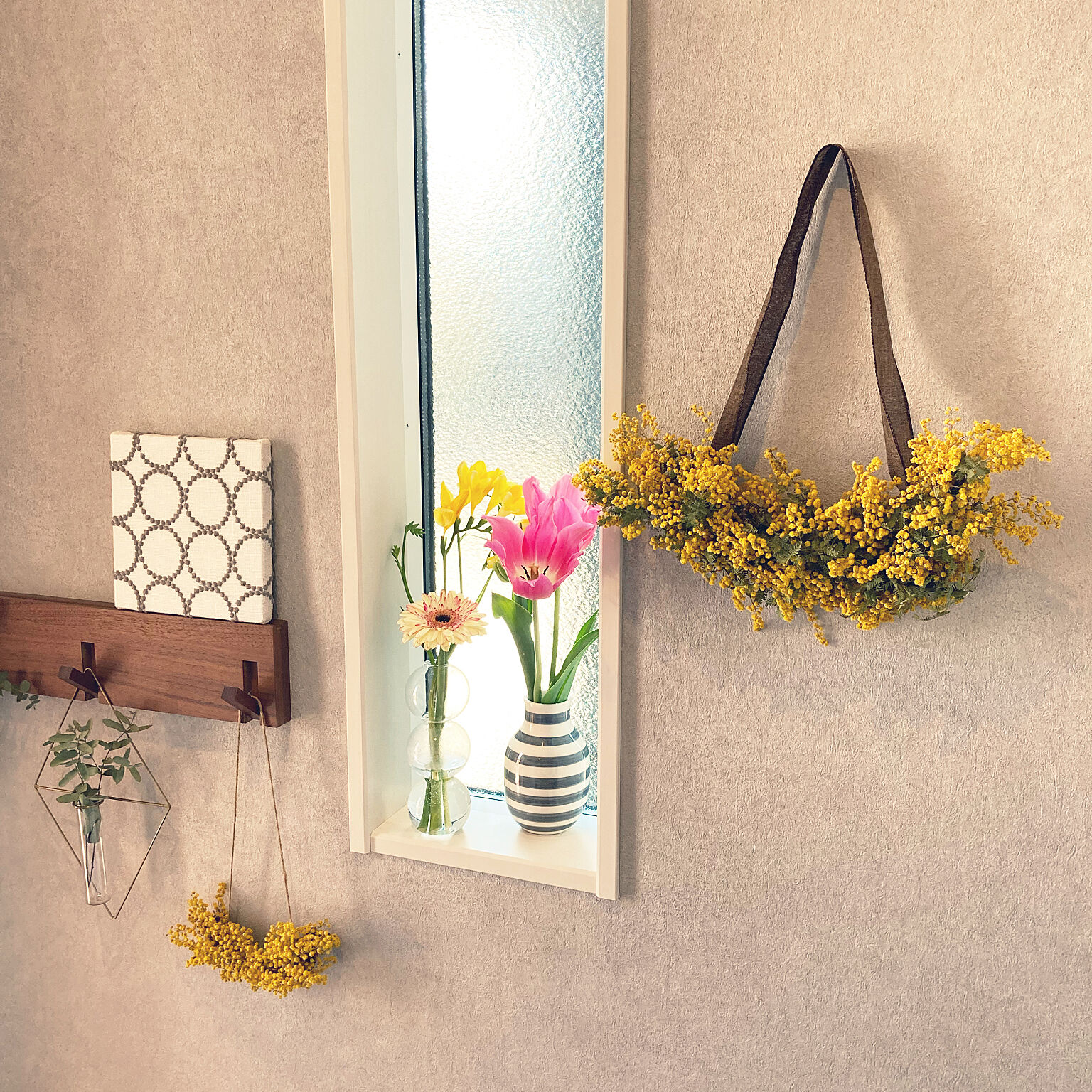 季節感を取り入れて心はずむ暮らしを 春のお花を飾っている実例10選 Roomclip Mag 暮らしとインテリアのwebマガジン