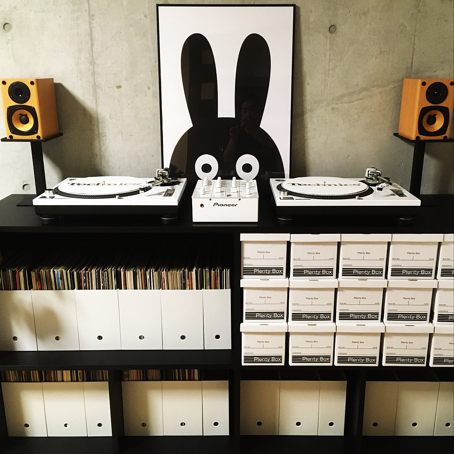 34 85m2 男前なモノトーンモダン Djブースのある1k By Koshianさん Roomclip Mag 暮らしとインテリアのwebマガジン