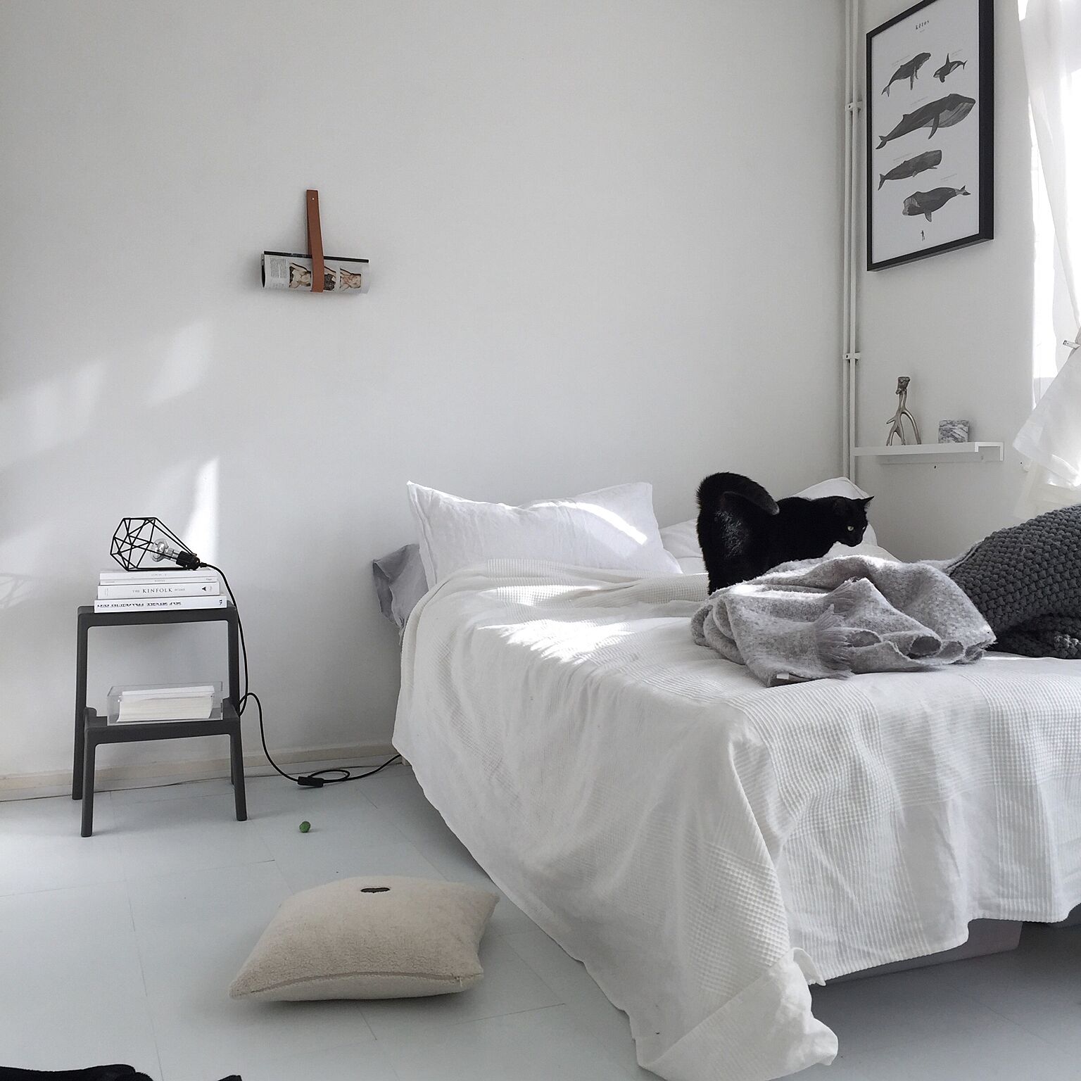 シンプルさが心地よい ミニマルな寝室をコーディネート Roomclip Mag 暮らしとインテリアのwebマガジン