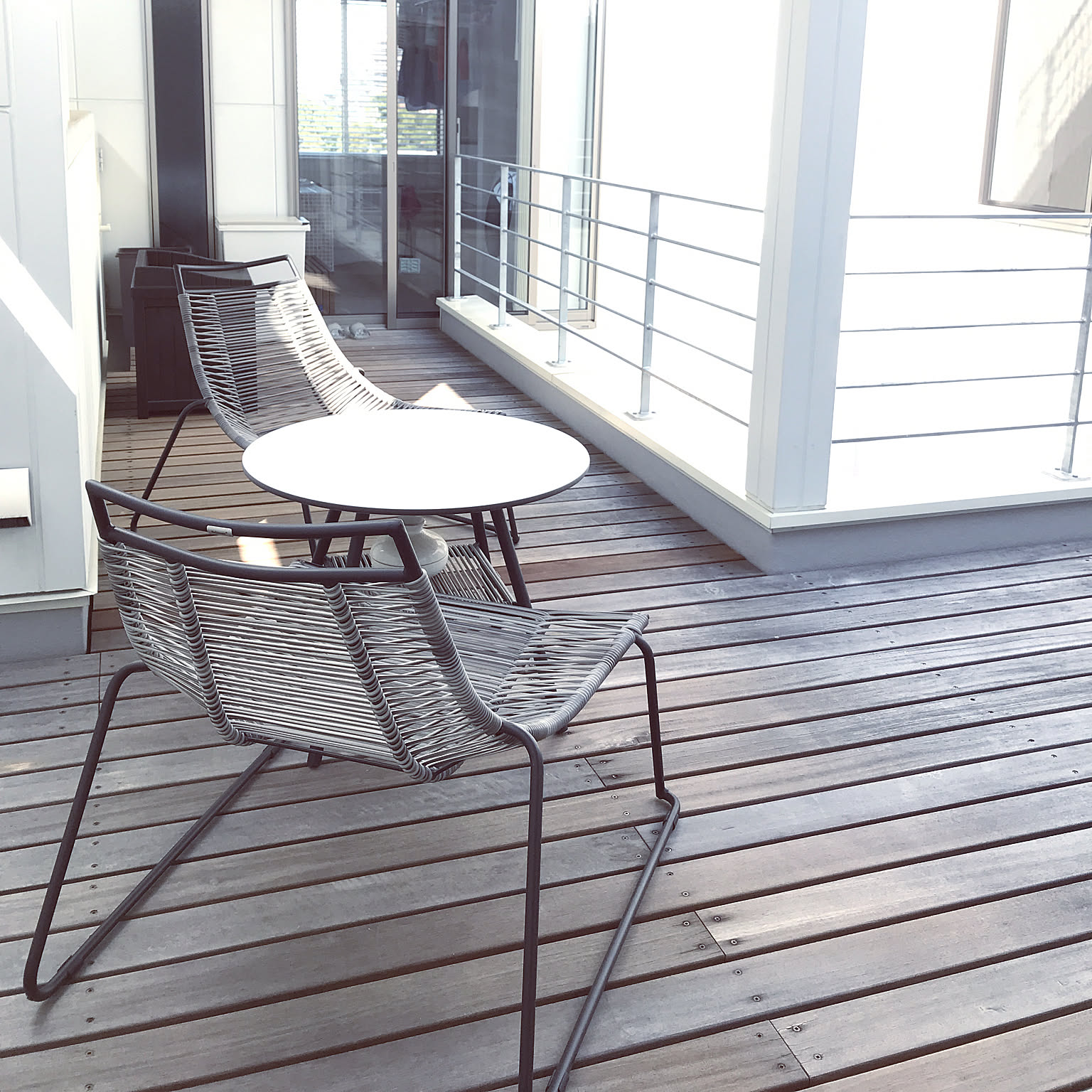 屋外でも屋内でも使える ガーデンファニチャーの実例10選 Roomclip Mag 暮らしとインテリアのwebマガジン