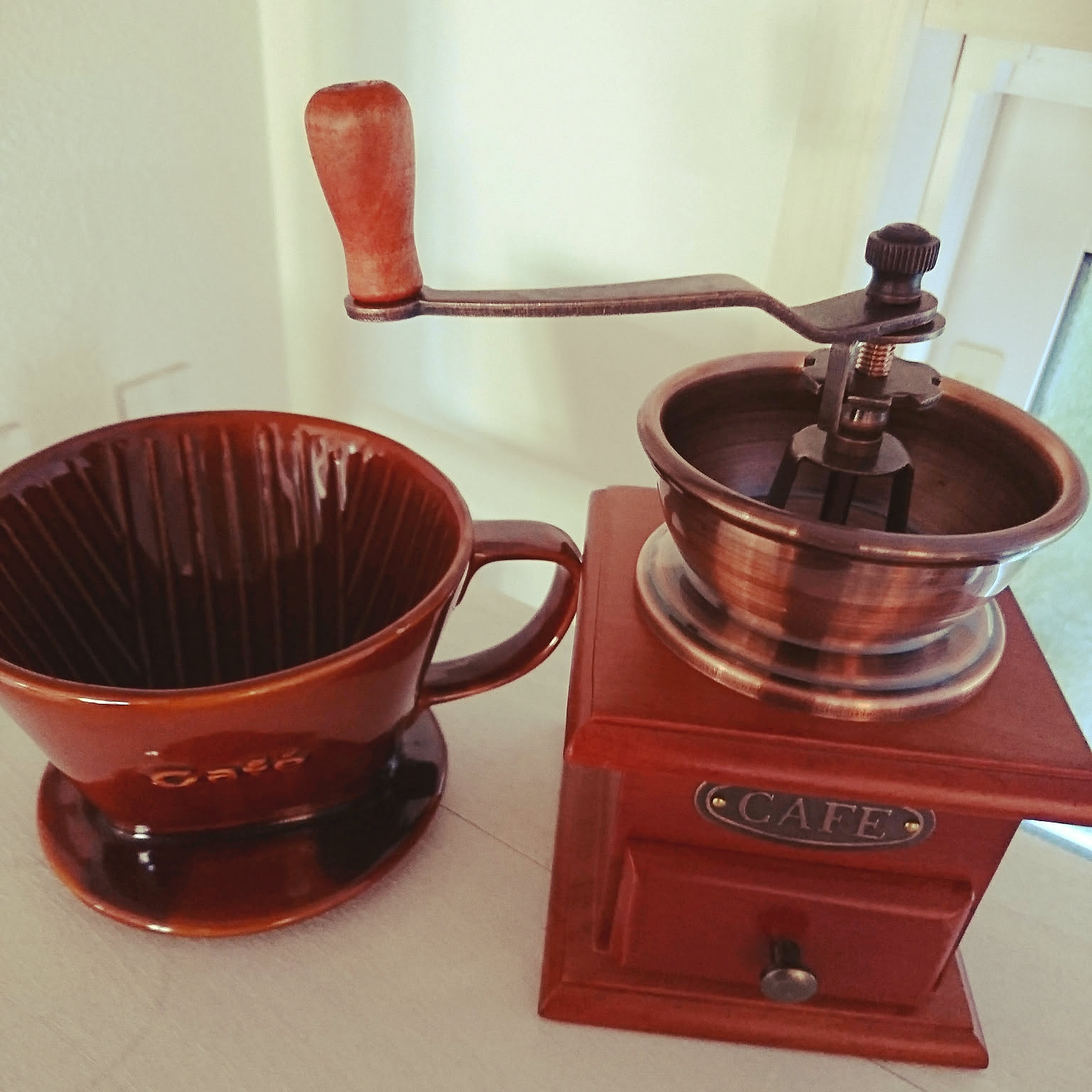 Kalita】レトロ 手挽きコーヒーミル 赤 アンティーク レトロ Kalita】レトロ 手挽きコーヒーミル 赤 アンティーク レトロ