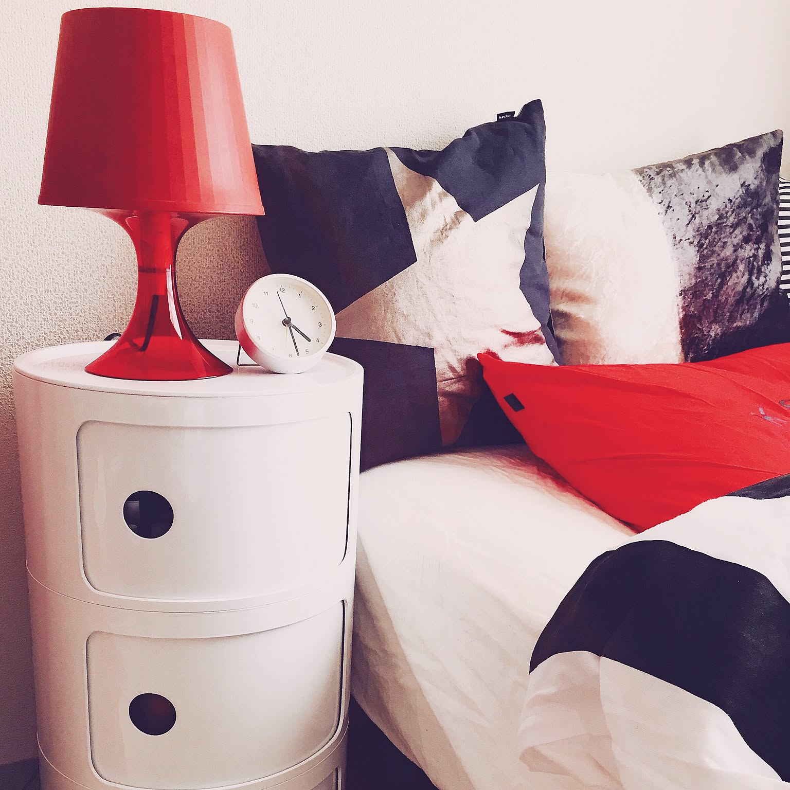 モノトーン 海外インテリアにぴったり コンポニビリを取り入れよう Folk