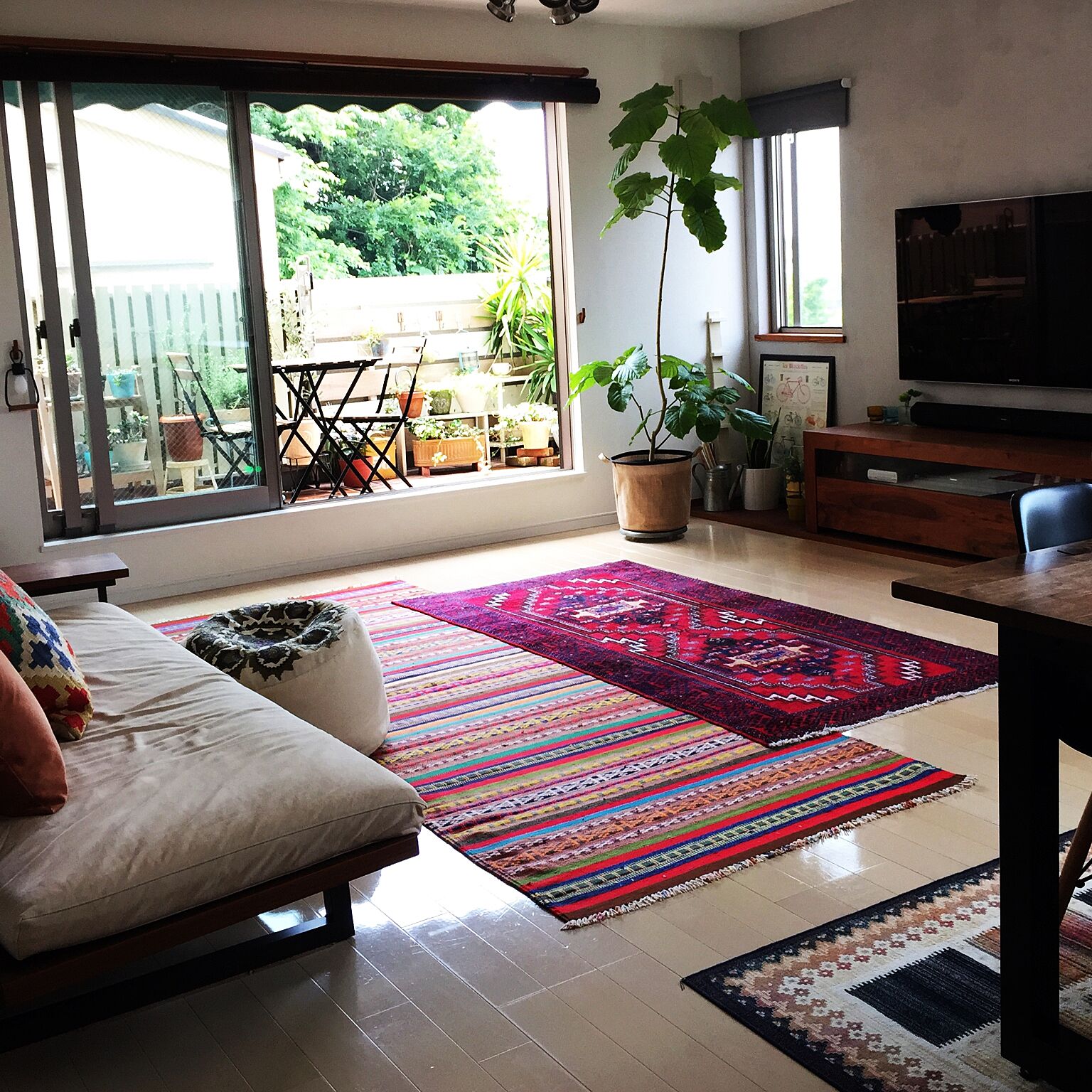 エキゾチックで大人な魅力☆ペルシャ絨毯のあるインテリア | RoomClip