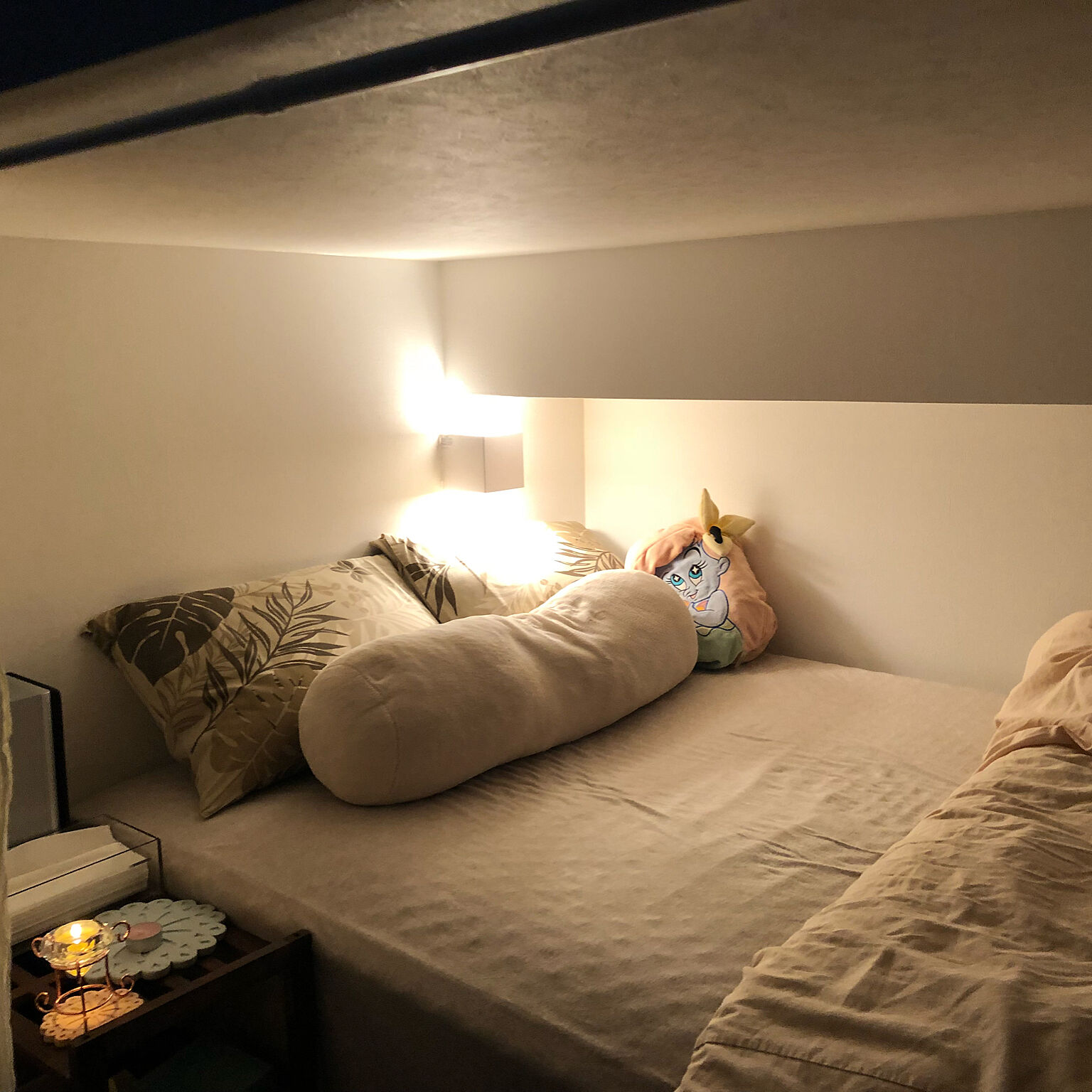 こうやって寝てます 1人暮らしさんのロフトベッドルーム Roomclip Mag 暮らしとインテリアのwebマガジン