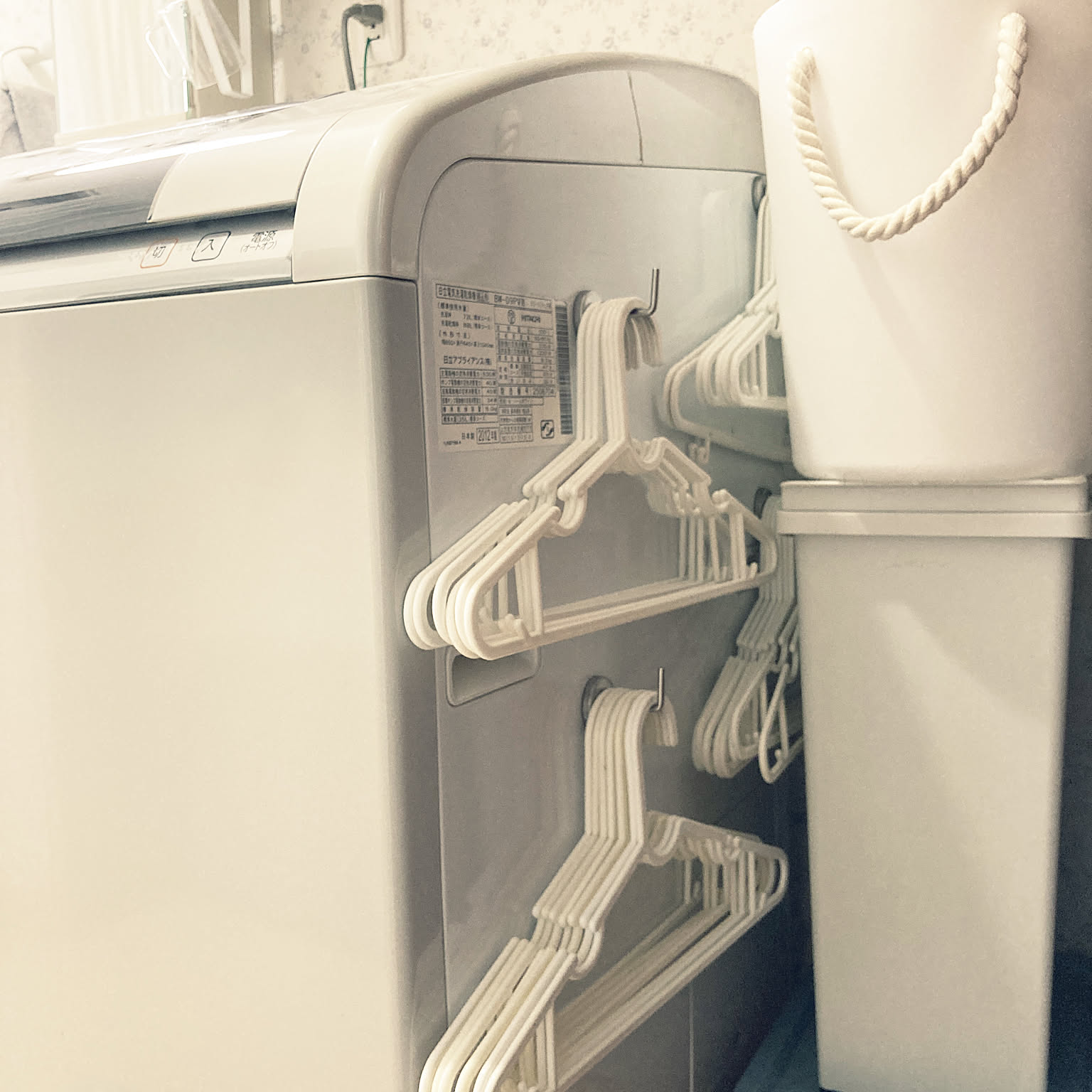 絡まりづらくて見た目もばっちり 洗濯ハンガーの使いやすい収納テク Roomclip Mag 暮らしとインテリアのwebマガジン