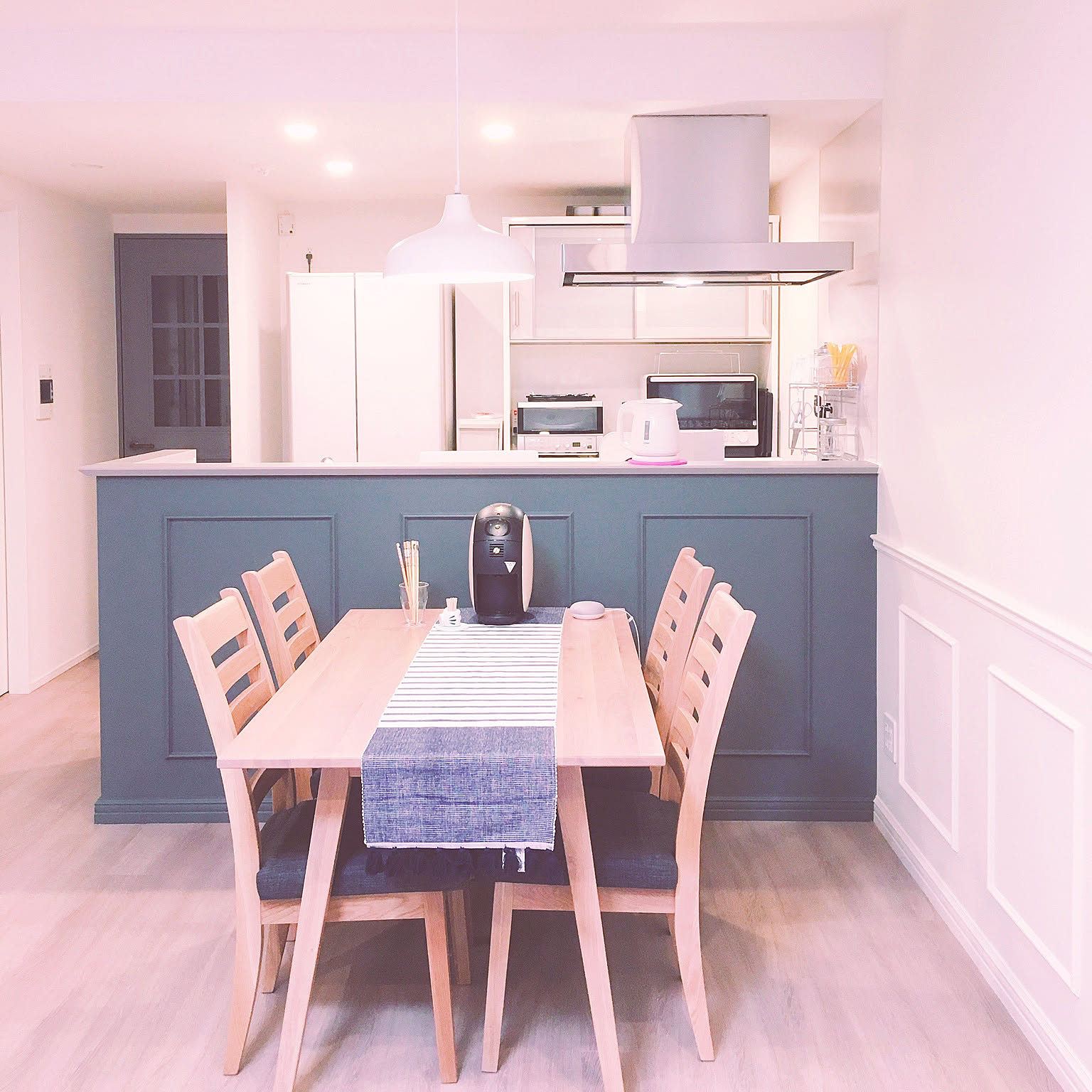 美味しい食卓を囲もう ニトリで作るダイニングスペース Roomclip Mag 暮らしとインテリアのwebマガジン