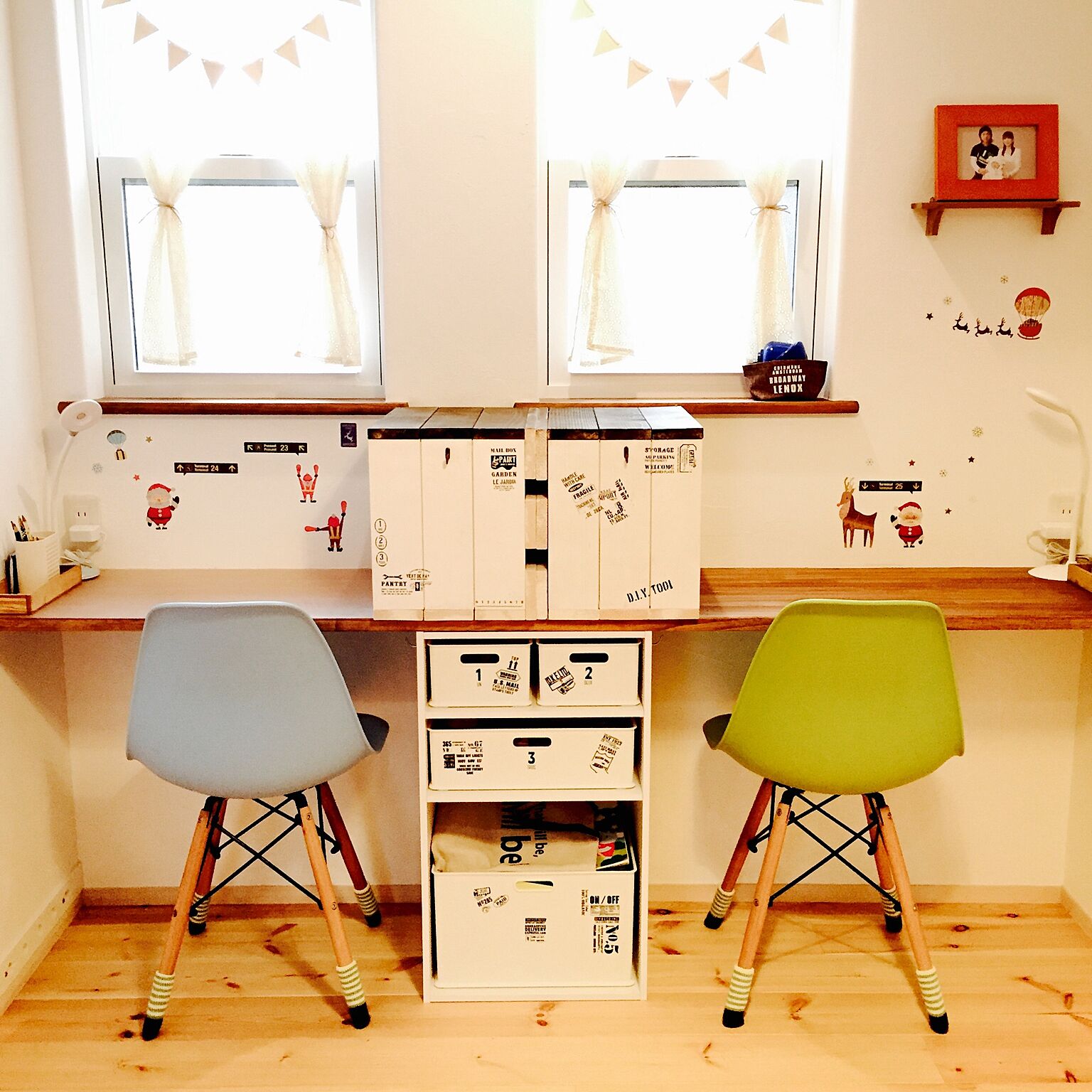 机を簡単にDIYできる！棚の上に板をのせるアイデア10選 | RoomClip mag | 暮らしとインテリアのwebマガジン