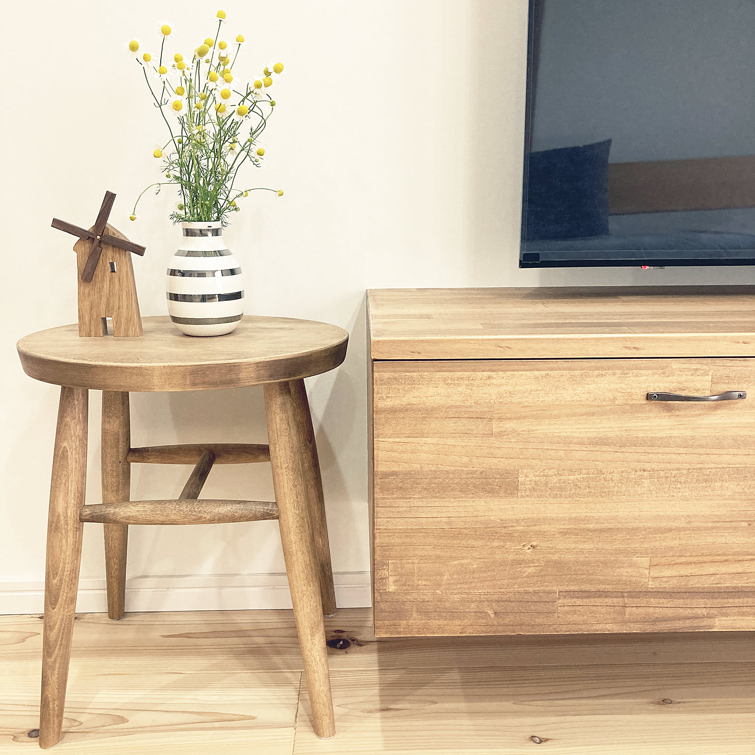 丸スツール伸縮式　実用にもインテリアにも！typeB 丸スツール伸縮式実用にもインテリアにも！typeB