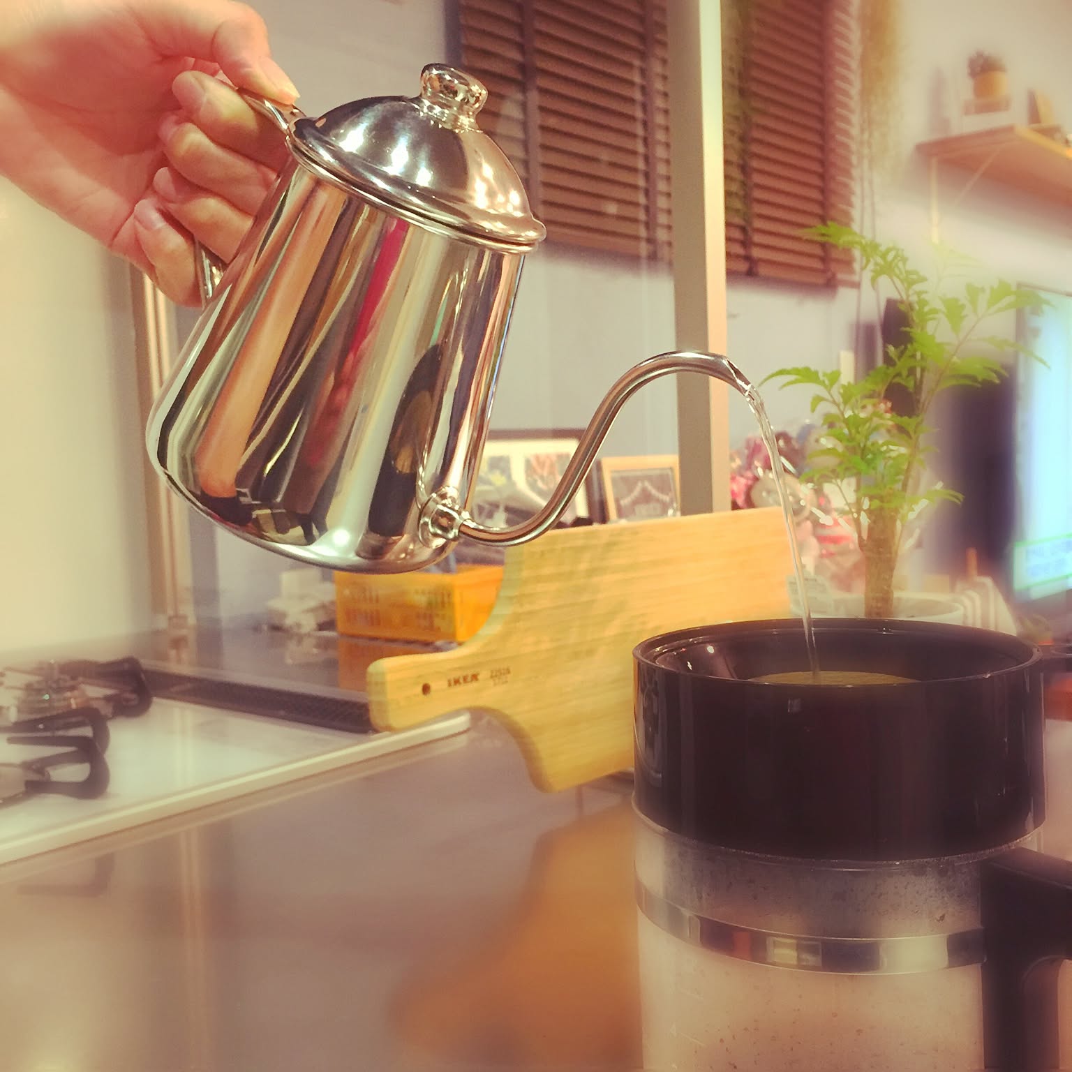 お家でリラックス ハンドドリップコーヒーを楽しむ暮らし Roomclip Mag 暮らしとインテリアのwebマガジン