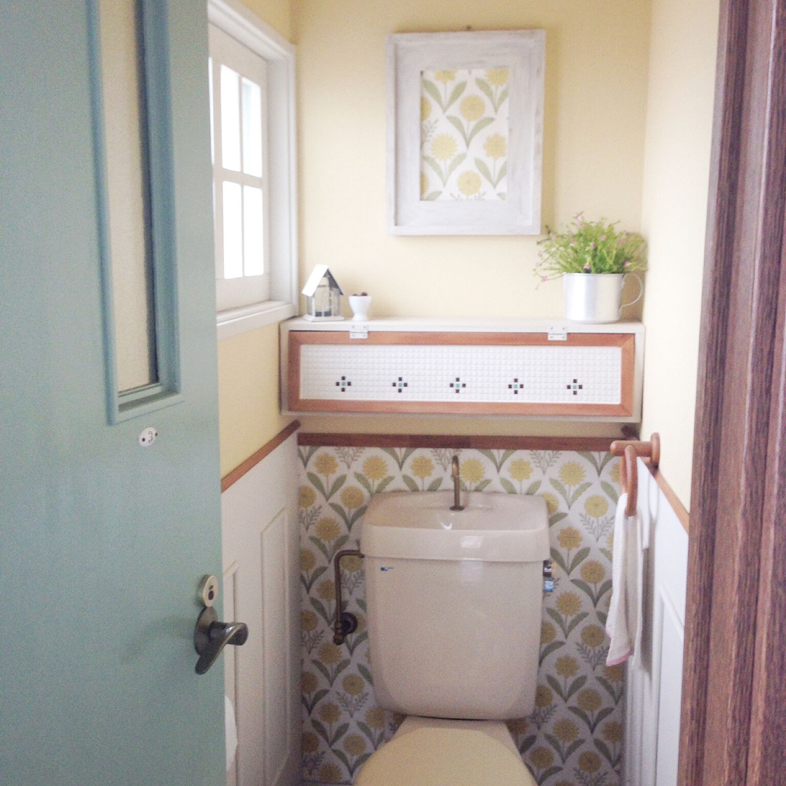 もっと心地よい空間に 壁をつかってトイレをリメイク Roomclip Mag 暮らしとインテリアのwebマガジン