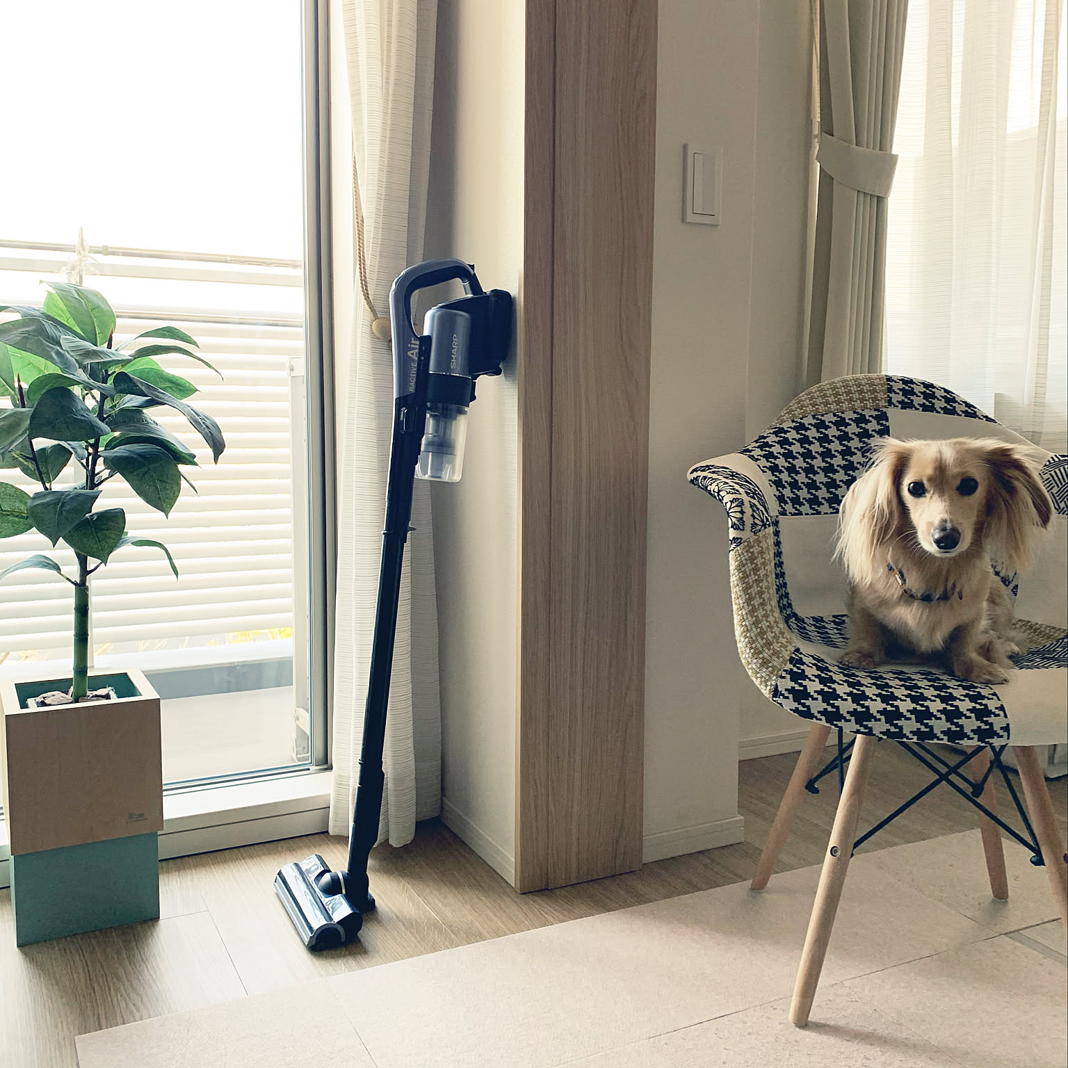 おしゃれなのにハイパワー♡ コードレス スティッククリーナー 充電台付 掃除機