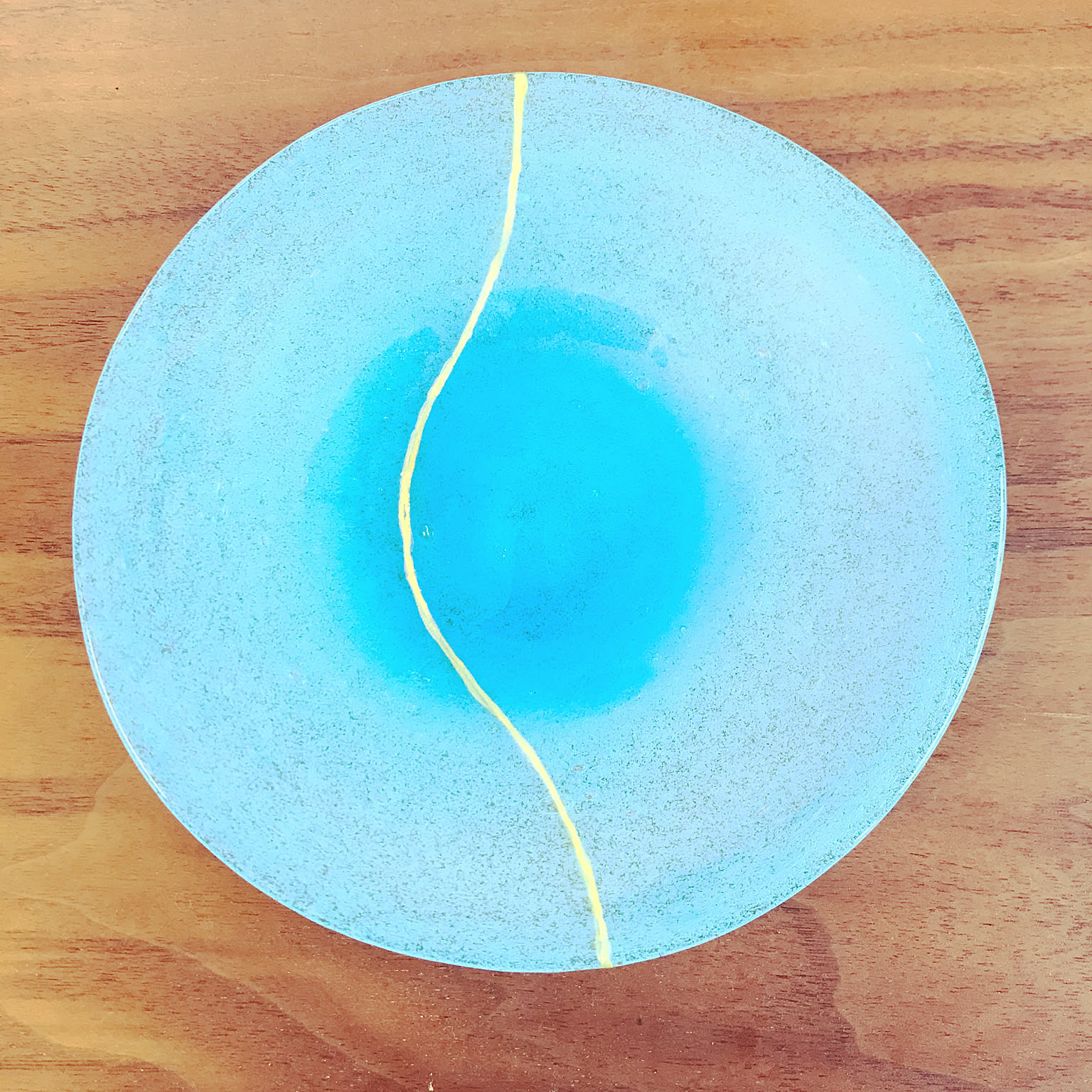 割れたお皿に新しい生命を吹き込む!お皿の修復方法「金継ぎ」の実例 RoomClip mag 暮らしとインテリアのwebマガジン 割れたお皿に新しい生命を吹き込む!お皿の修復方法「金継ぎ」の実例 RoomClip mag 暮らしとインテリアのwebマガジン