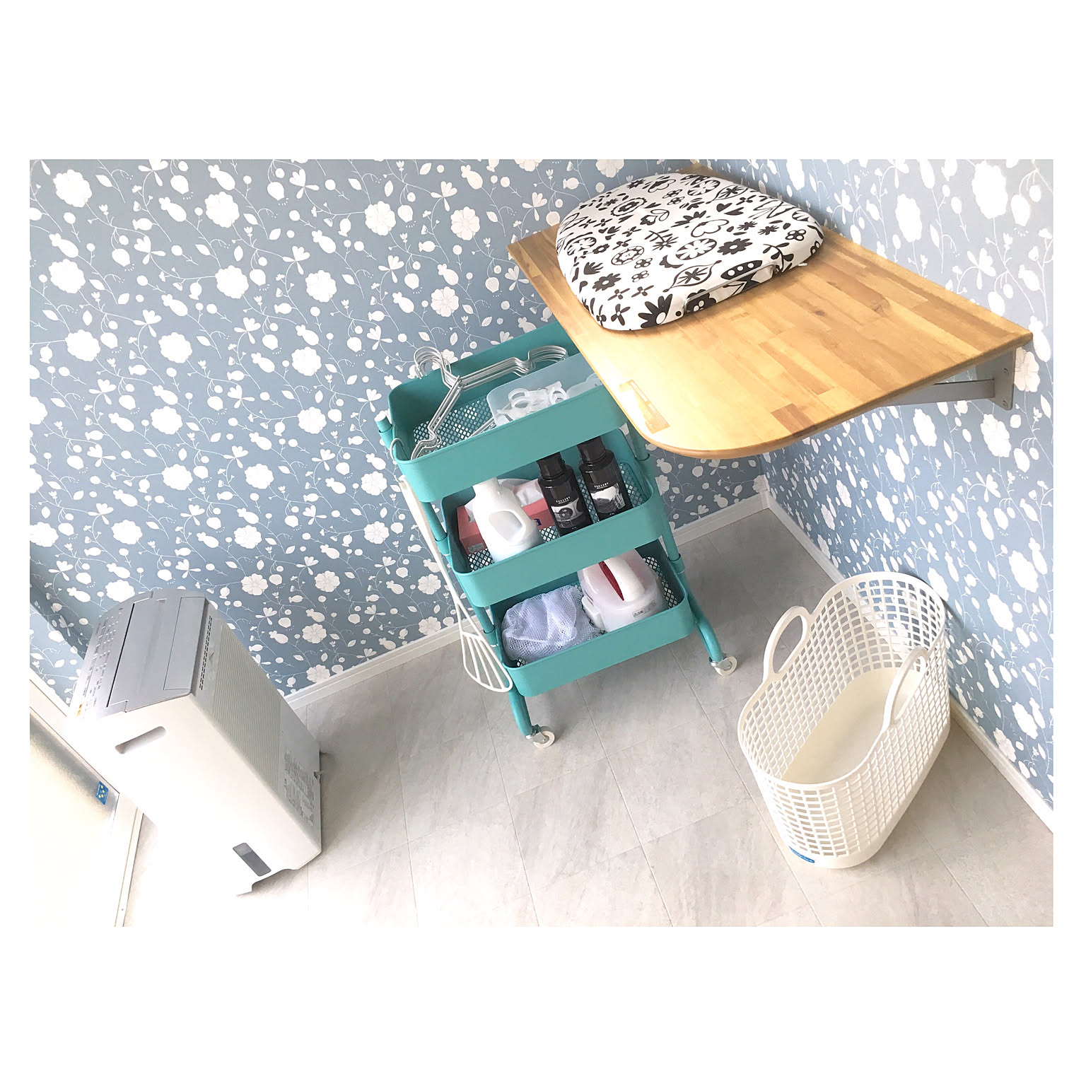 アイロンがけがはかどる アイロン収納のアイデア10選 Roomclip Mag 暮らしとインテリアのwebマガジン