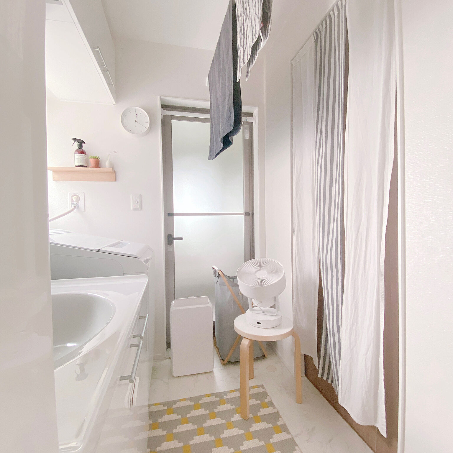 雨の季節もこれで大丈夫 洗濯物の部屋干しをもっと快適にする方法10選 Roomclip Mag 暮らしとインテリアのwebマガジン 雨の季節もこれで大丈夫 洗濯物の部屋干しをもっと快適にする方法10選 Roomclip Mag 暮らしとインテリアのwebマガジン