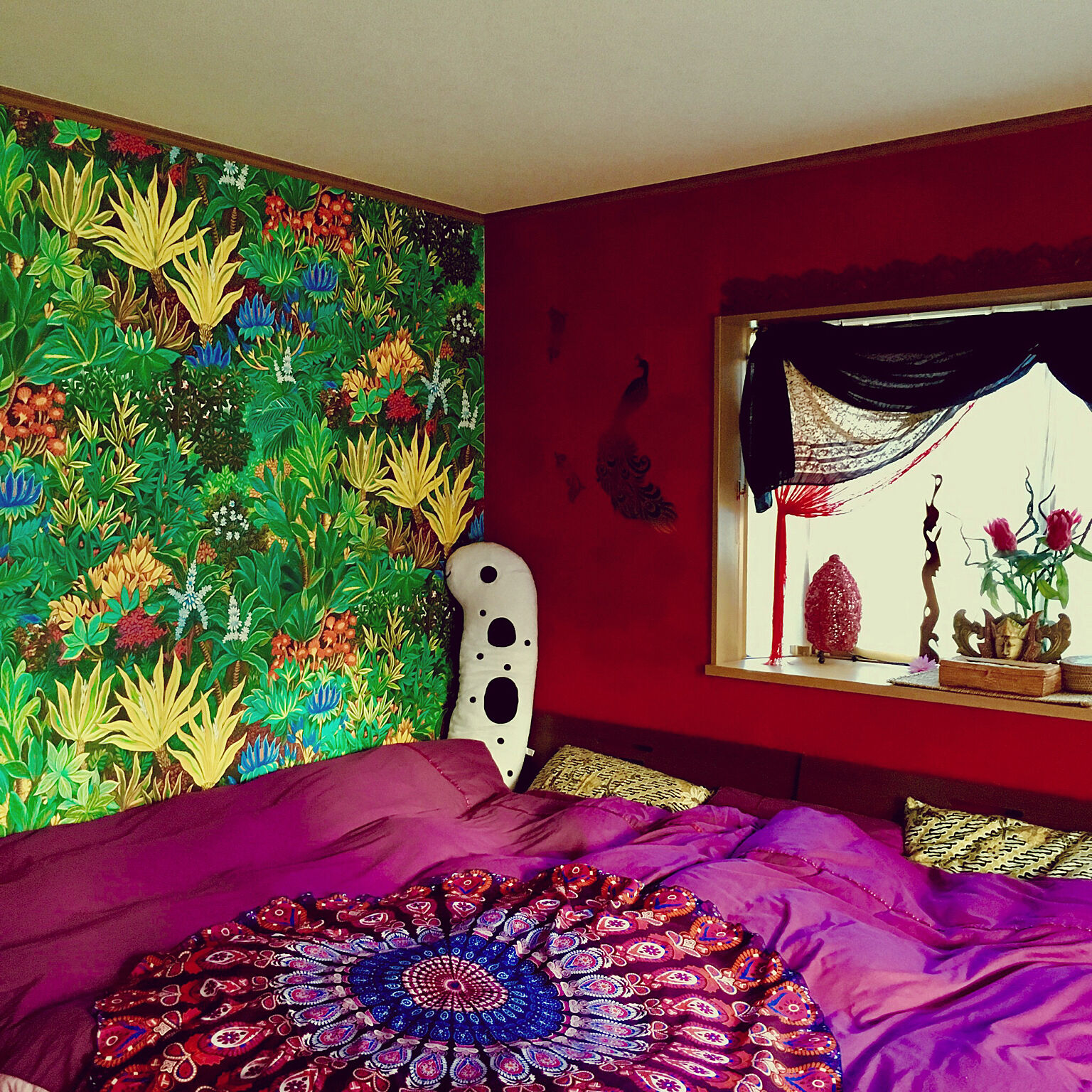 インパクトのある部屋 色合いと柄で叶えるエスニック空間 Roomclip Mag 暮らしとインテリアのwebマガジン