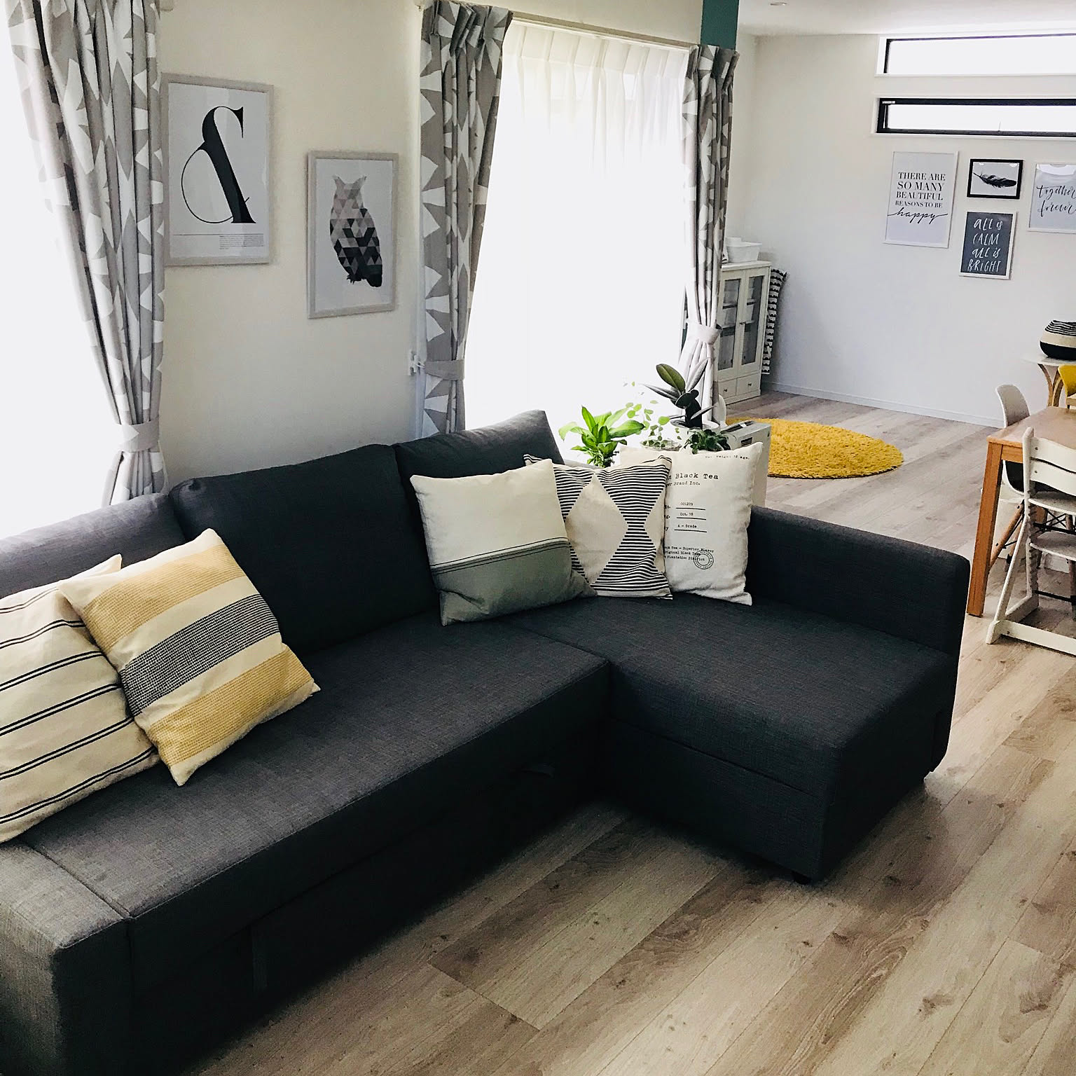 挿し色が絶妙な北欧モダン 家族を思う癒し系の空間づくり By Yaakoさん Roomclip Mag 暮らしとインテリアのwebマガジン