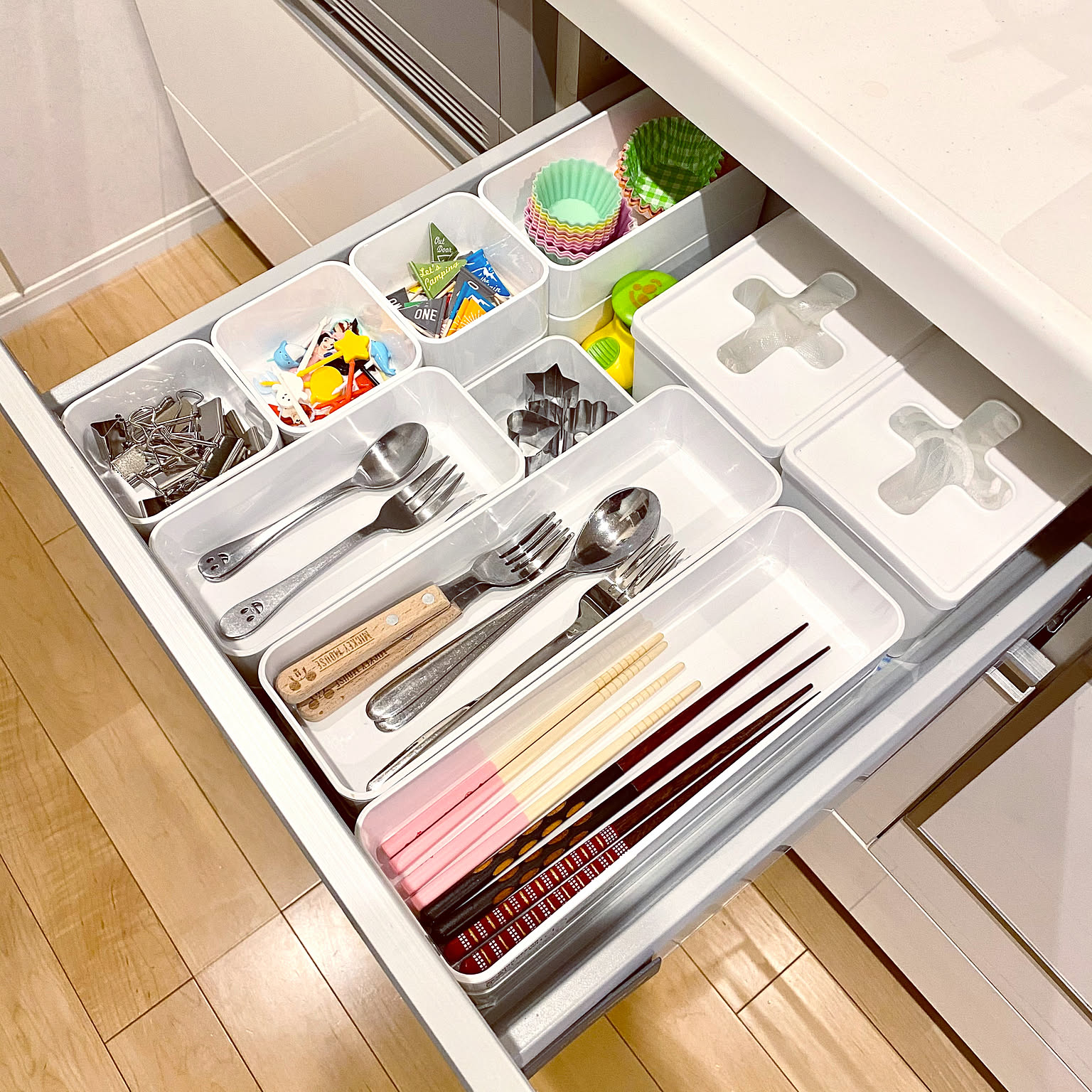 重ねて収納力アップ！組み合わせてすっきり収納できるニトリの整理トレー