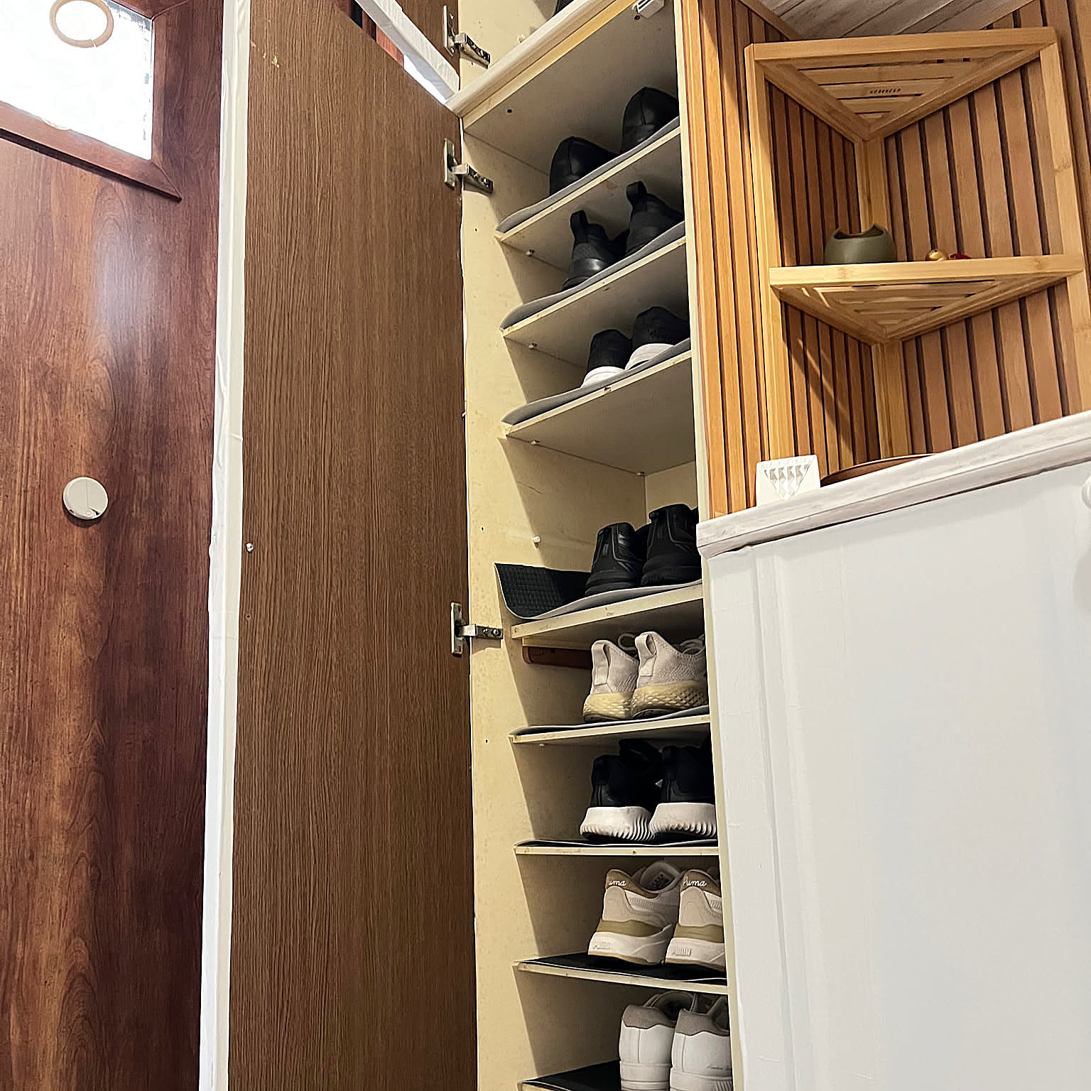 デッドスペースを活かして収納力もアップ♪靴箱を使いやすく整えるアイデア