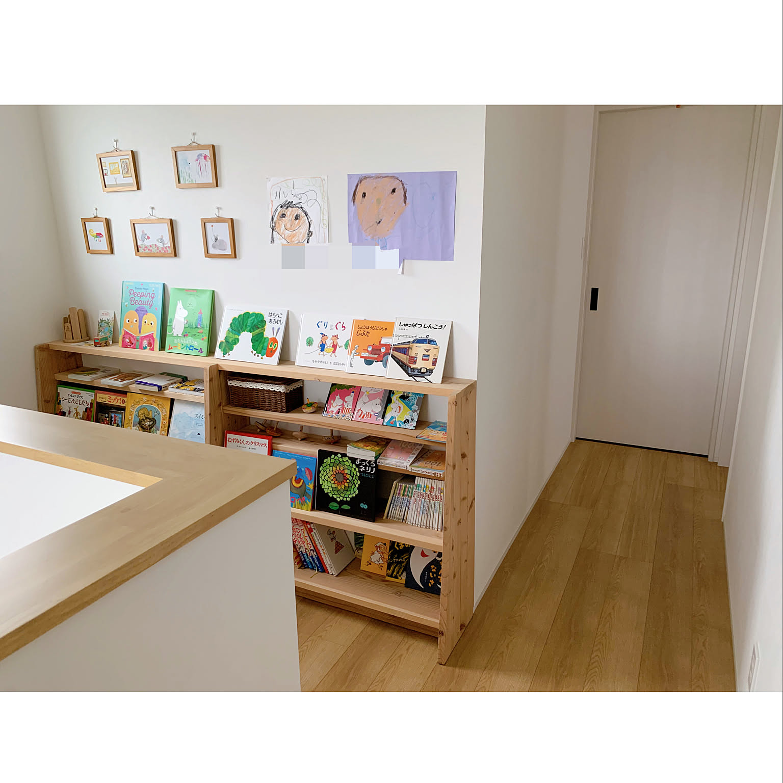 子どものアイテムをなじませたい方にも♡ハイセンスな絵本ディスプレイ実例