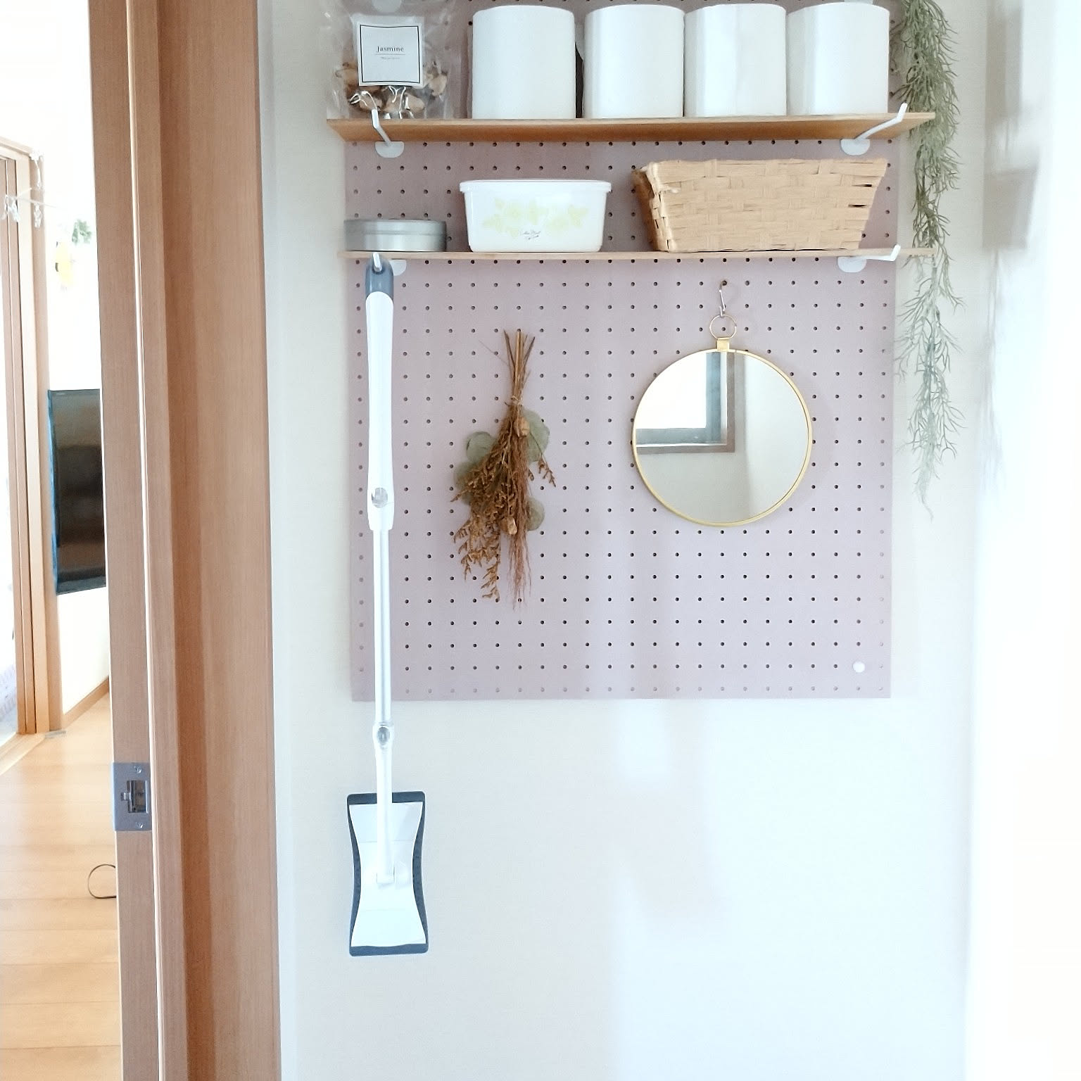 インテリアと収納を両立できちゃう☆使い勝手もばっちりの壁面収納