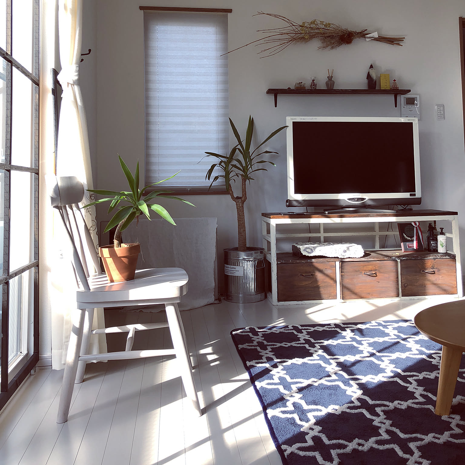 「日常に溶け込み新しい風景を作ってくれる。飾れるアンティーク風チェア」 by asaさん