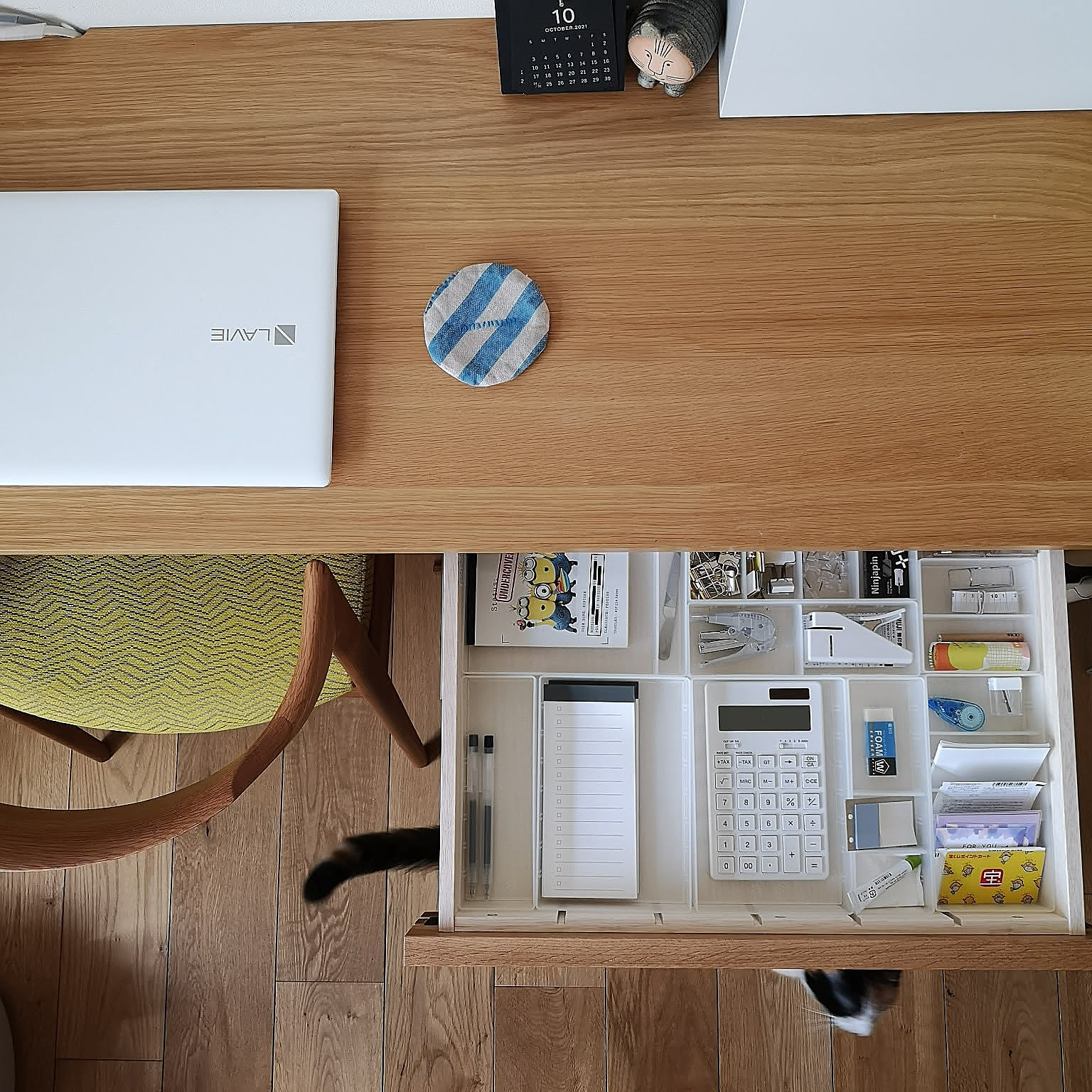 無印良品のポリプロピレンデスク内整理トレーで収納を整える！ユーザーさんの活用場所をご紹介