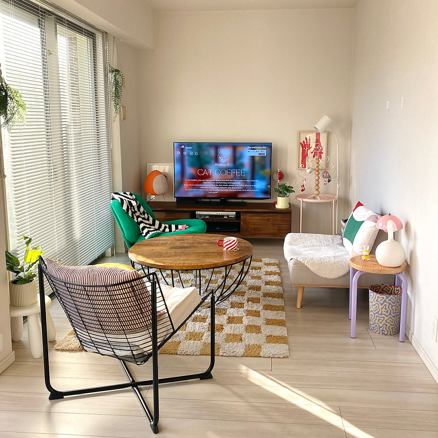 カラーの力で明るくポジティブな空間を演出！カラフルインテリアの実例6選