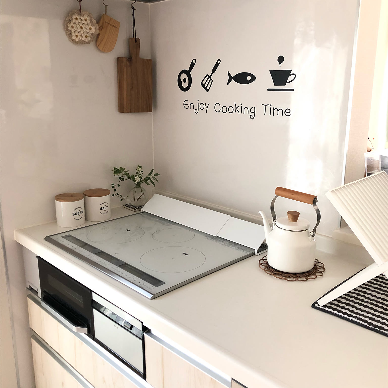 【RoomClipショッピングで買える！】コンロ周りの汚れ防止に！tower「排気口カバー」の活用実例4選