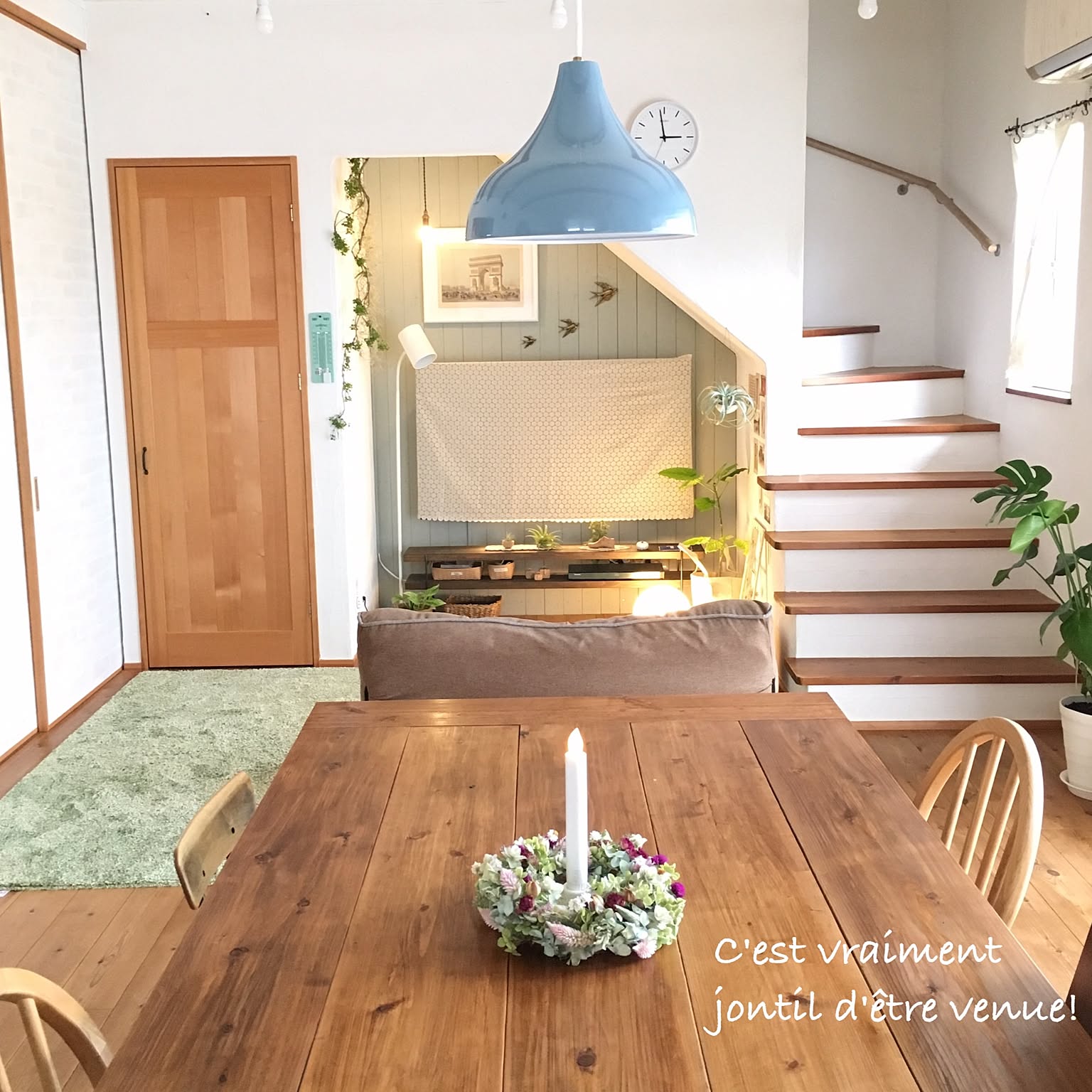 部屋が広く雰囲気も抜群に☆ちょっと贅沢な時間の秘密は「壁掛けにしただけ」！ by olivierさん ［連載：○○しただけインテリア］
