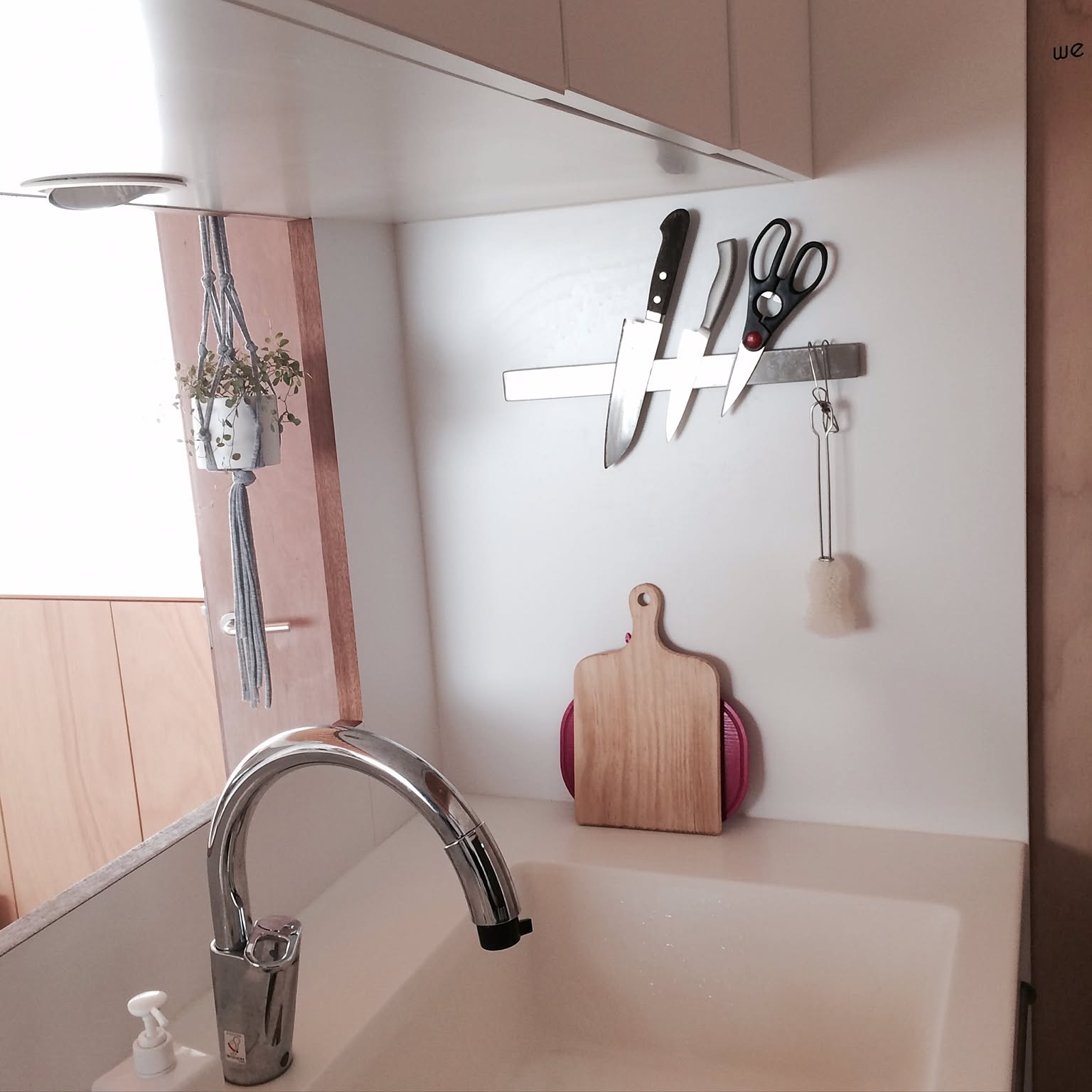 RoomClipユーザーから学ぶ、賢くまとめるミニマルキッチン