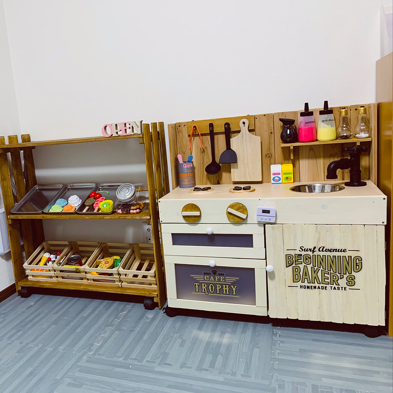 お子さんへの想いがあふれる♪おままごとキッチンのDIY実例集