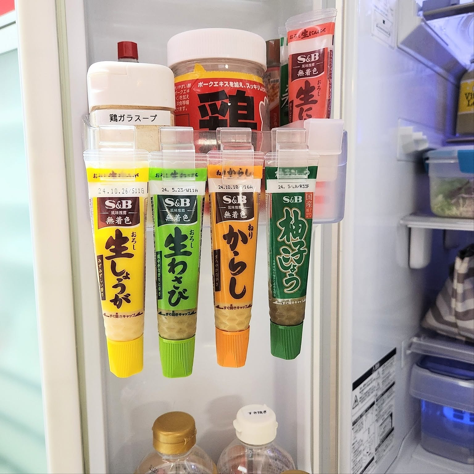 取り出しやすさや見た目を重視！薬味チューブの収納アイデア