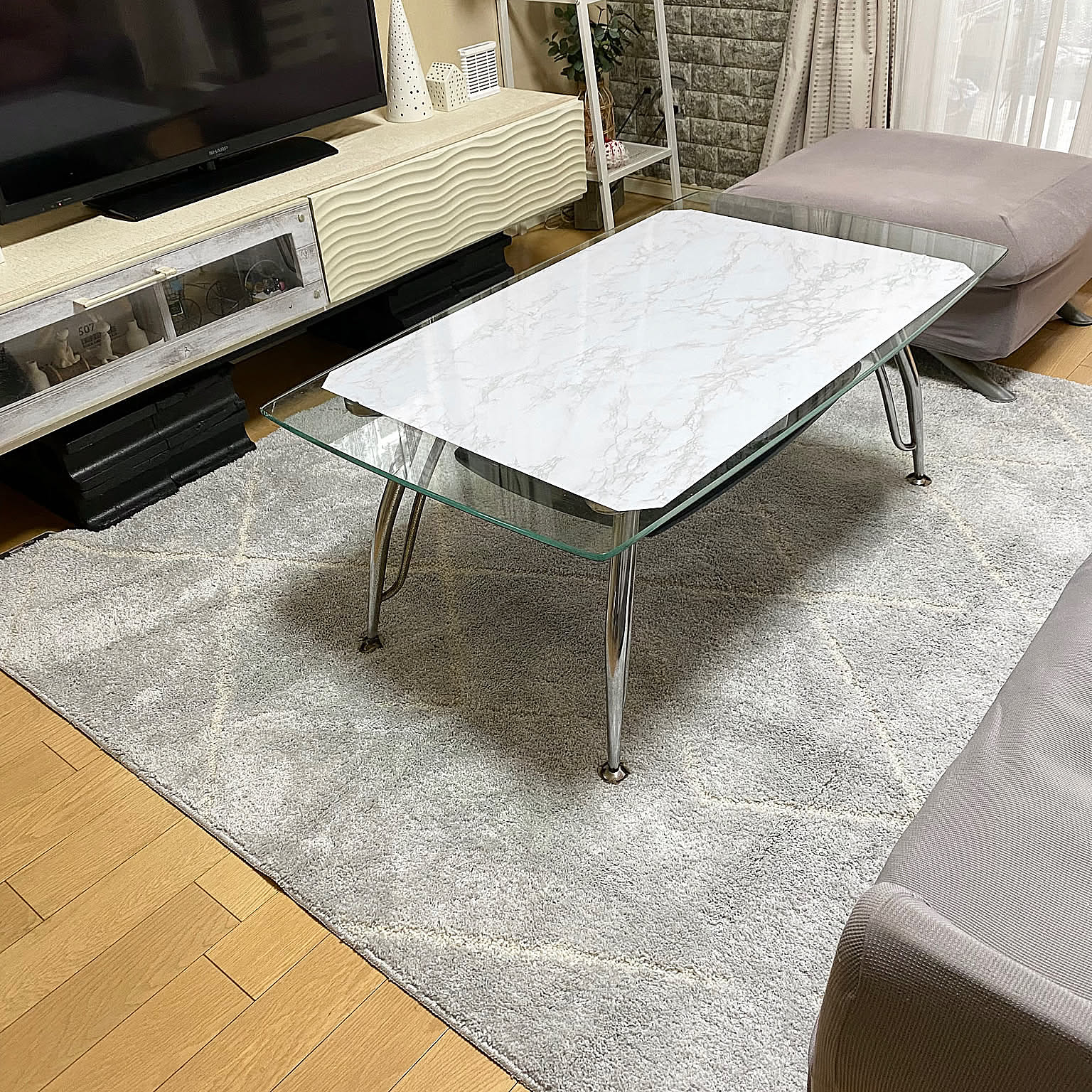 空間を足元から快適に♪デザインや機能性も幅広いニトリのラグを取り入れた実例6選