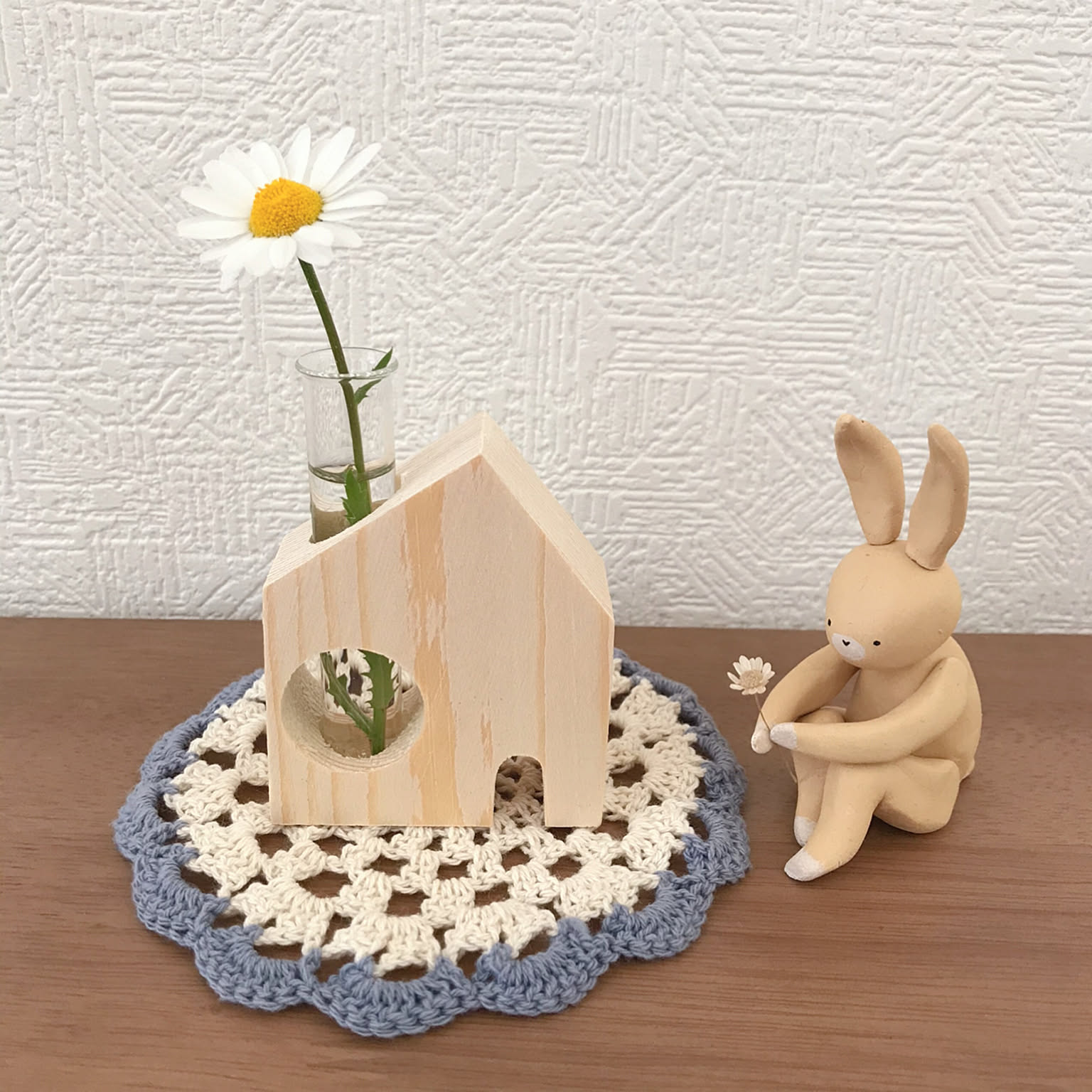 ほっこりスタイリッシュなお部屋作りに☆ダイソーのおうち型アイテム
