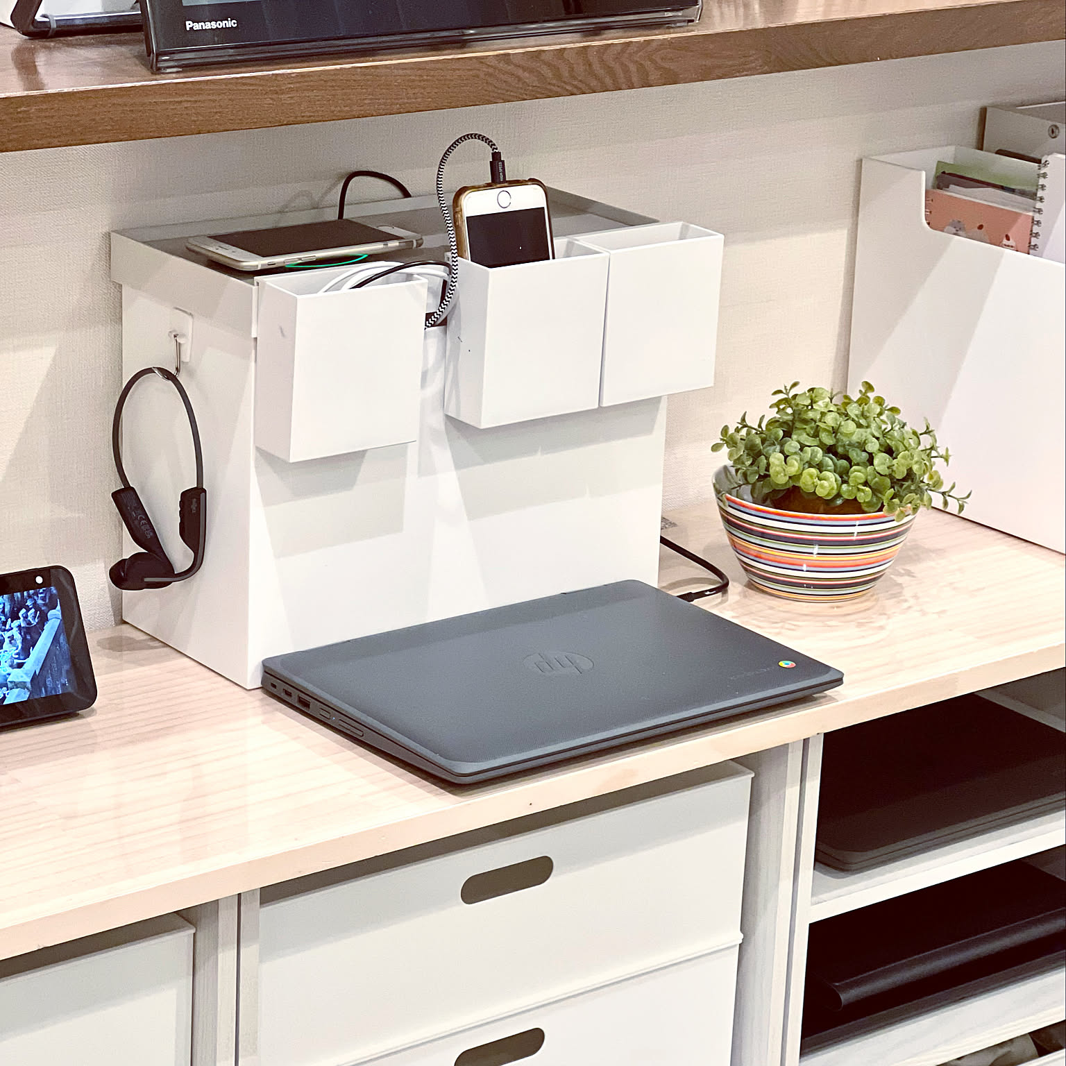 引っ掛けるだけで小物の収納場所ができる！無印良品のファイルボックス用ポケットを活用したアイデア6選