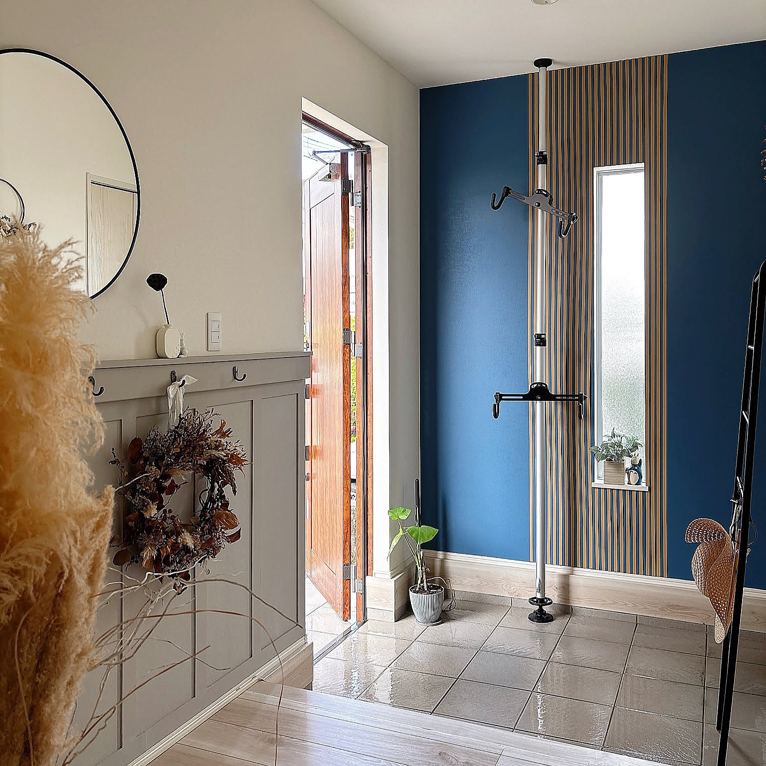 帰るたびほっとする玄関に♡床も壁も扉も自分らしくDIY