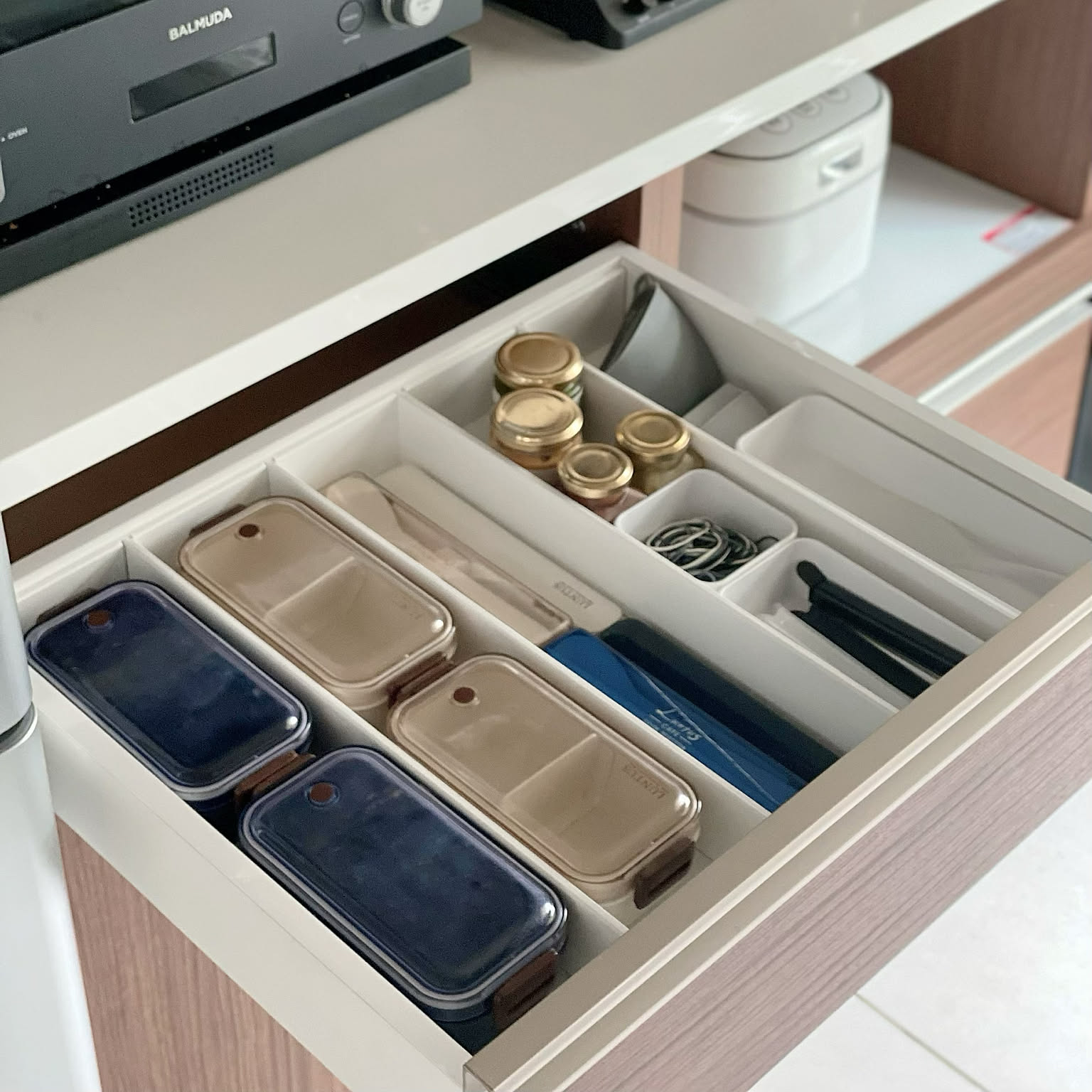 すっきり見えて使いやすい！ニトリの整理トレーを使った収納の実例10選