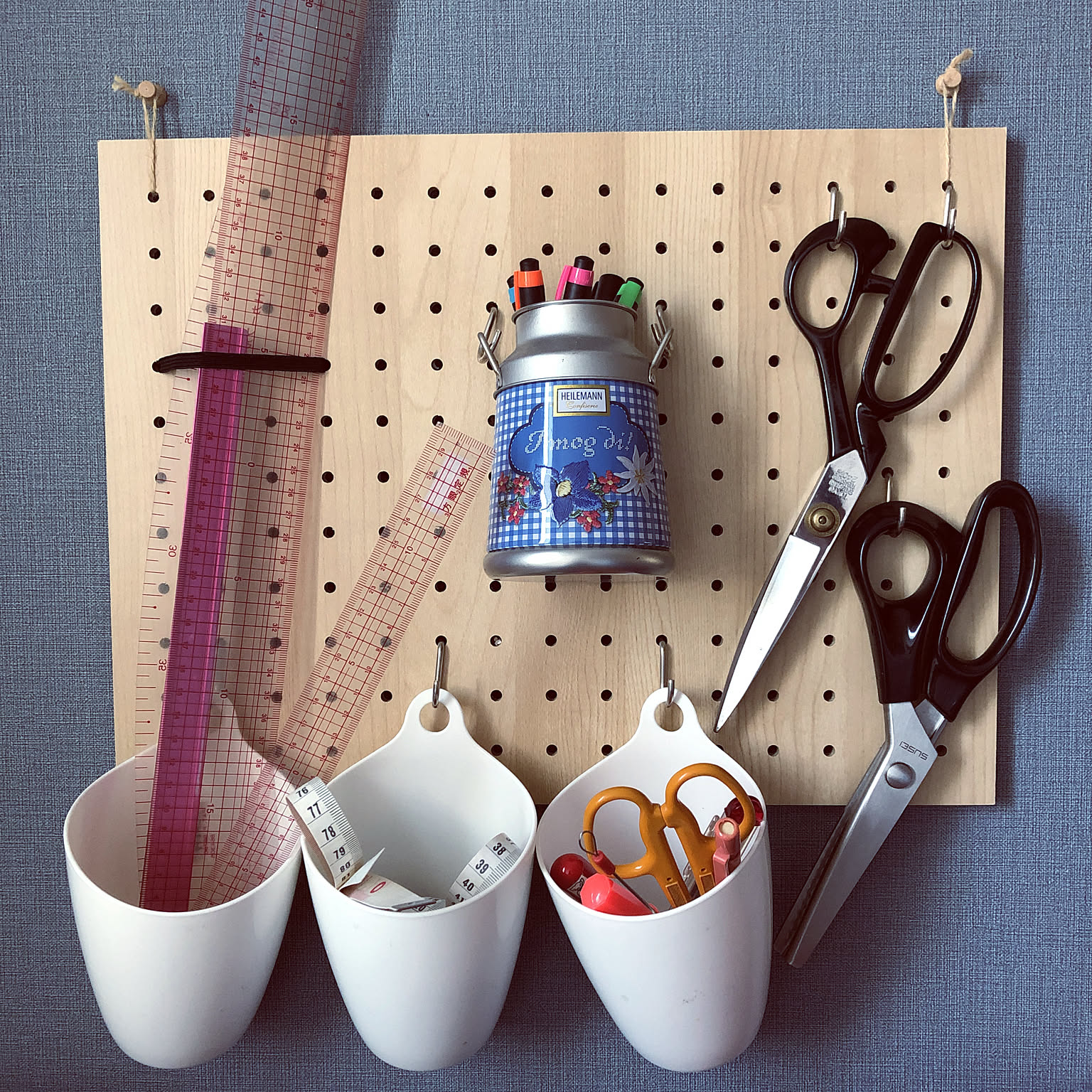 キッチンもデスクも快適に♪ハサミ＆カッターの賢い置き場所アイデア6選