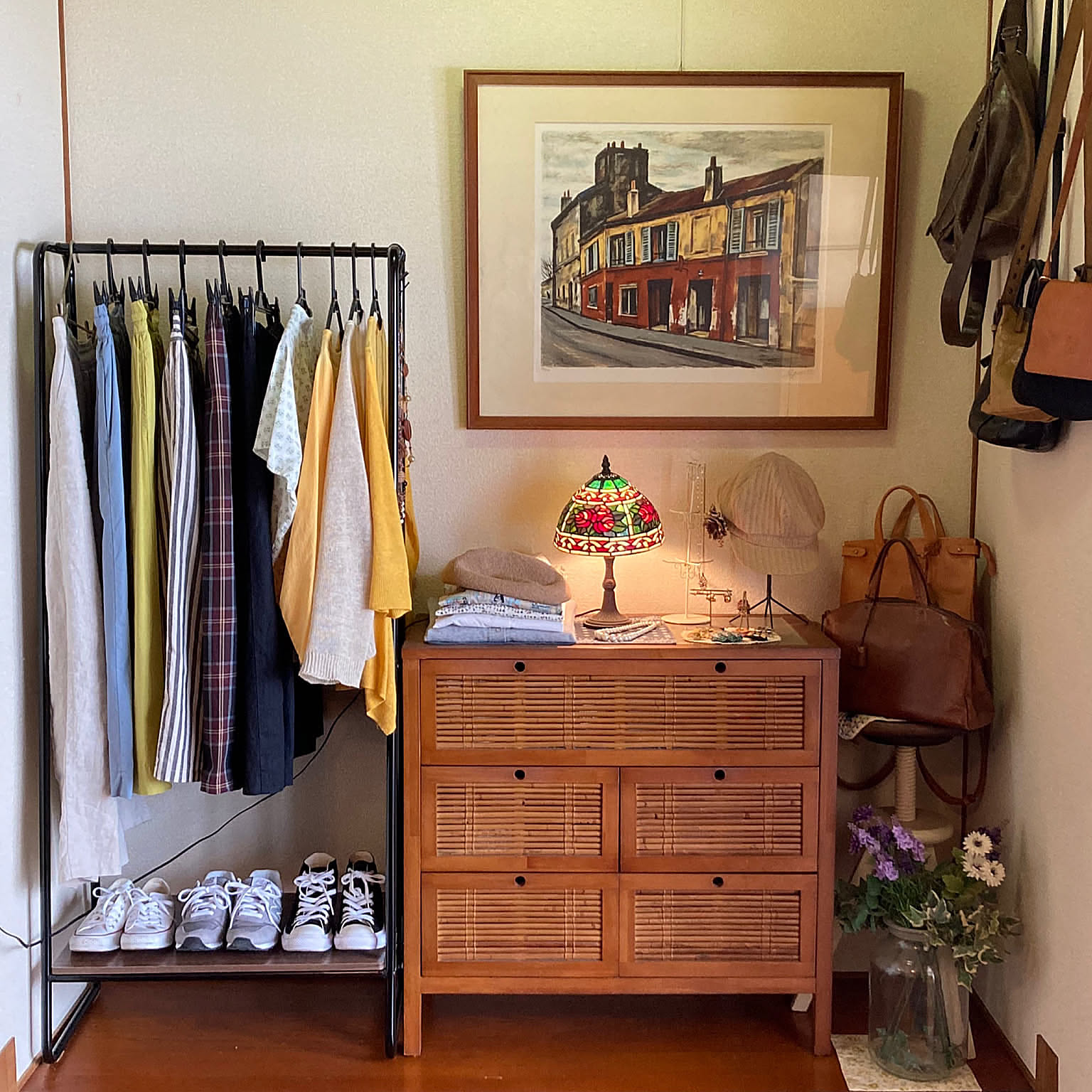 「モノの量と置き方を整えて。暮らしがスムーズになる収納術」 by kazu-cafeさん