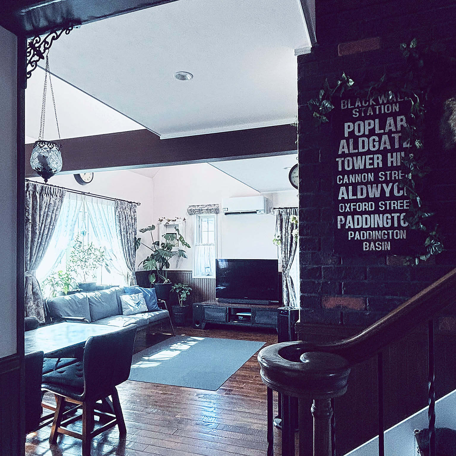 【写真でルームツアー】お部屋ごとにこだわりのテイストを盛り込んで♪色と開放感で仕上げたusagiさんのお家をご紹介！